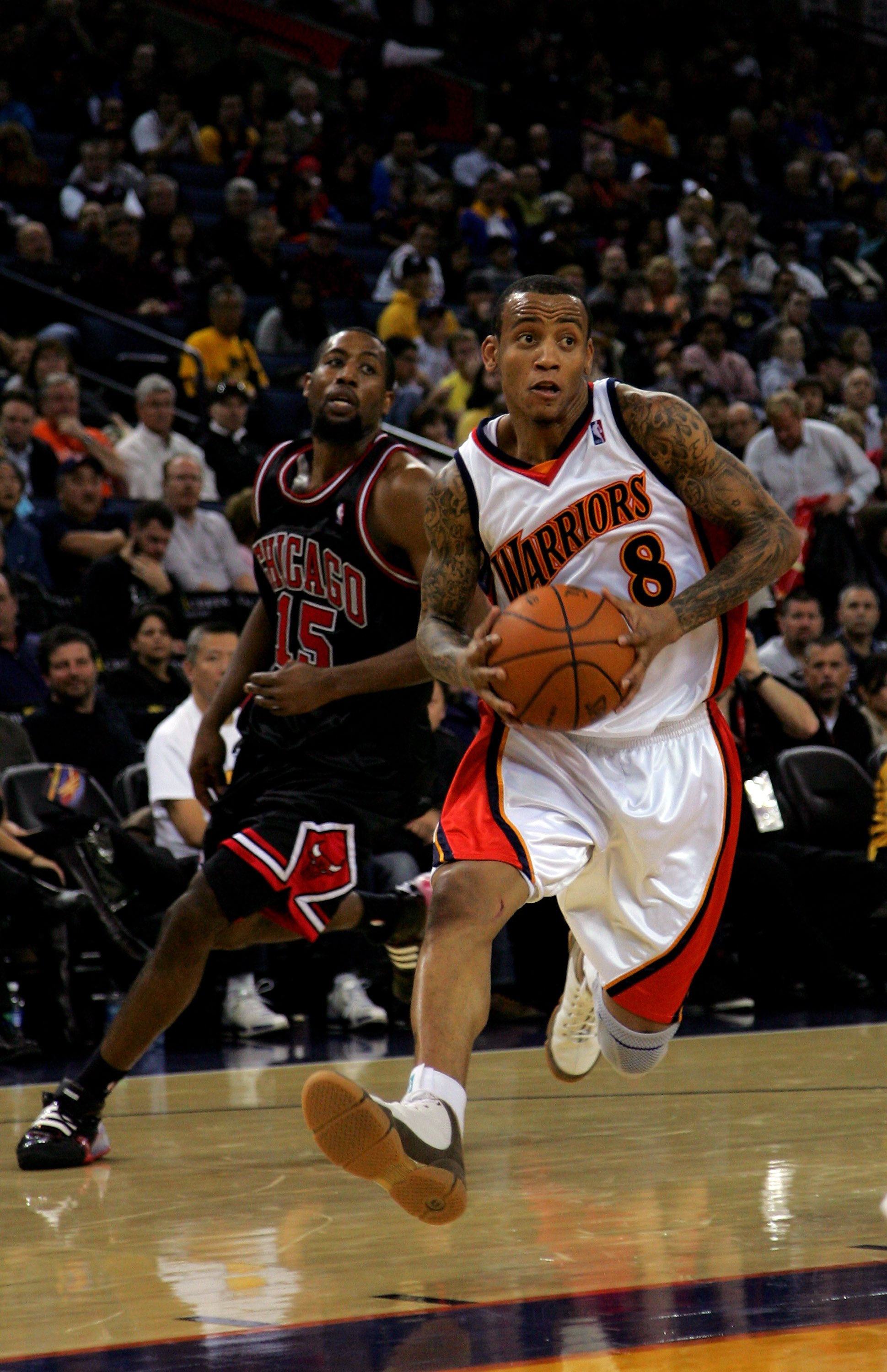 OAKLAND, CA - JANUARY 18: Monta Ellis #8 of the Golden State Warriors in action during their game against the Chicago Bulls at Oracle Arena on January 18, 2010 in Oakland, California. NOTE TO USER: User expressly acknowledges and agrees that, by downloa