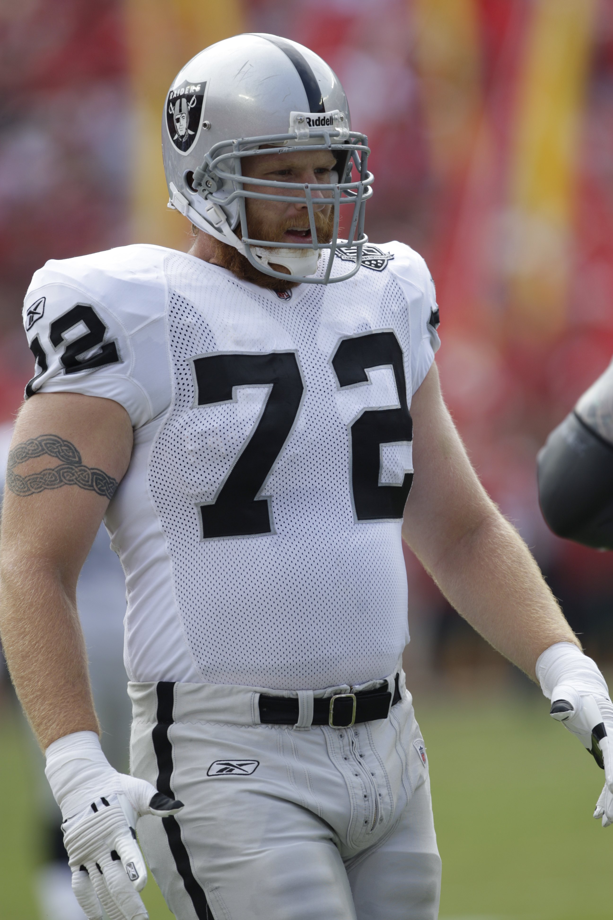 KANSAS CITY, MO - SEPTEMBER 20:  Erik Pears #72 of the Oakland Raiders looks on during the game against the Kansas City Chiefs at Arrowhead Stadium on September 20, 2009 in Kansas City, Missouri. (Photo by Jamie Squire/Getty Images)