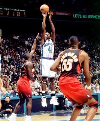 Charlotte Hornets on X: #TBT to 1997: Glen Rice rebounds during a