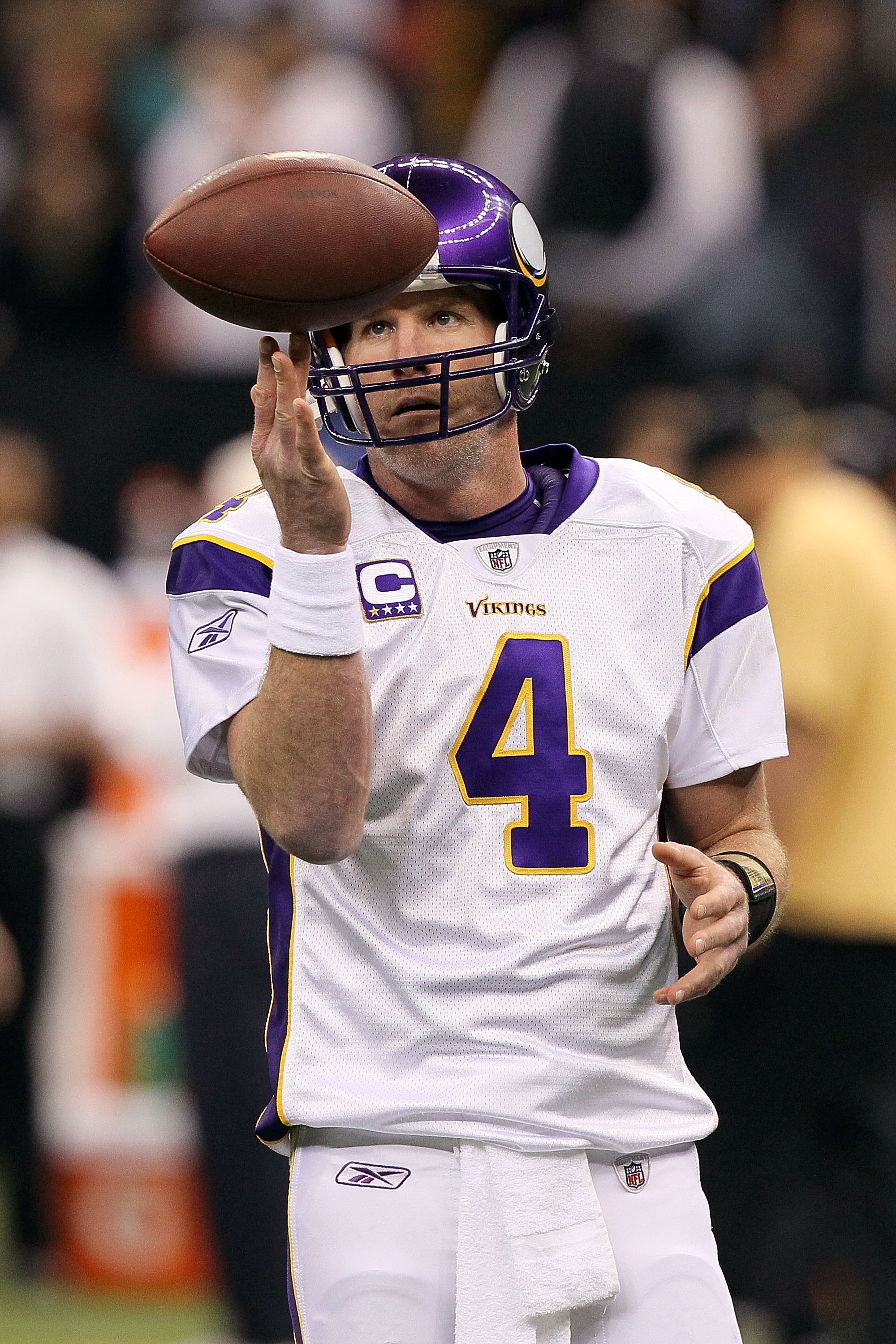 When Vikings wanted Brett Favre back, Jared Allen suggested