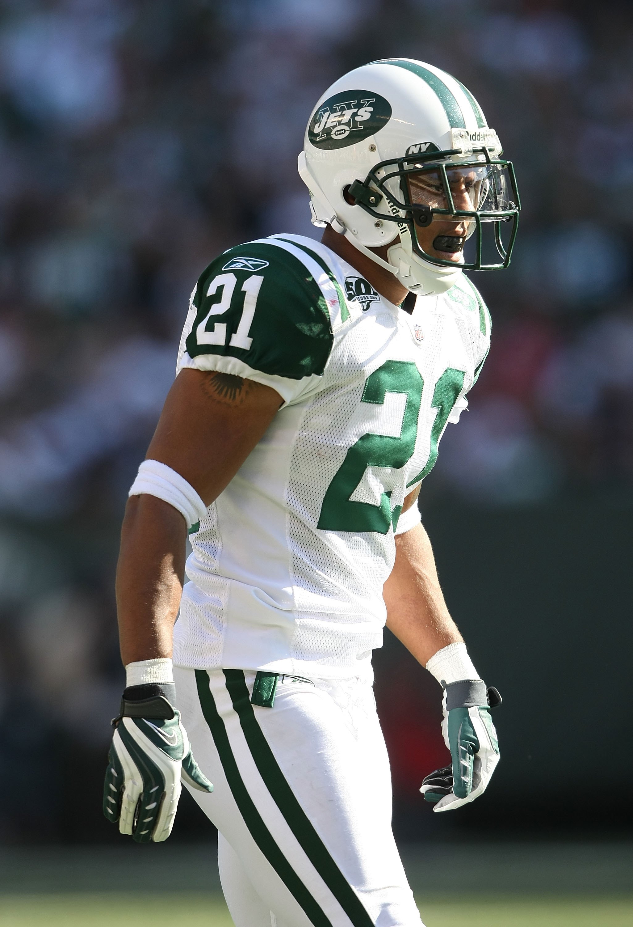 EAST RUTHERFORD, NJ - SEPTEMBER 20: Dwight Lowery #21 of the New York Jets against the New England Patriots at Giants Stadium on September 20, 2009 in East Rutherford, New Jersey.  (Photo by Nick Laham/Getty Images)