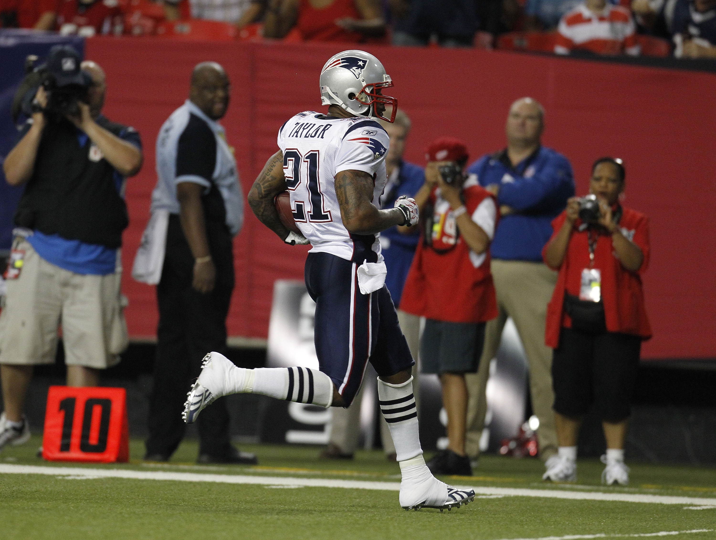 New England Patriots cornerback Leigh Bodden adjusted cornerback News  Photo - Getty Images