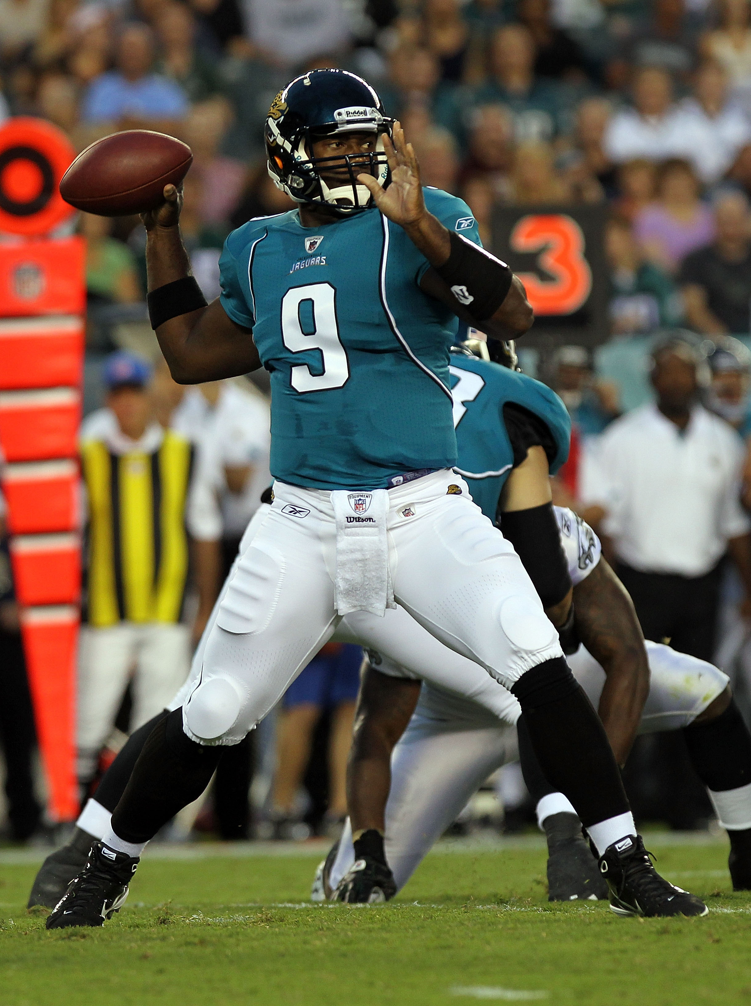 Vince Manuwai in action during the Jacksonville Jaguars preseason