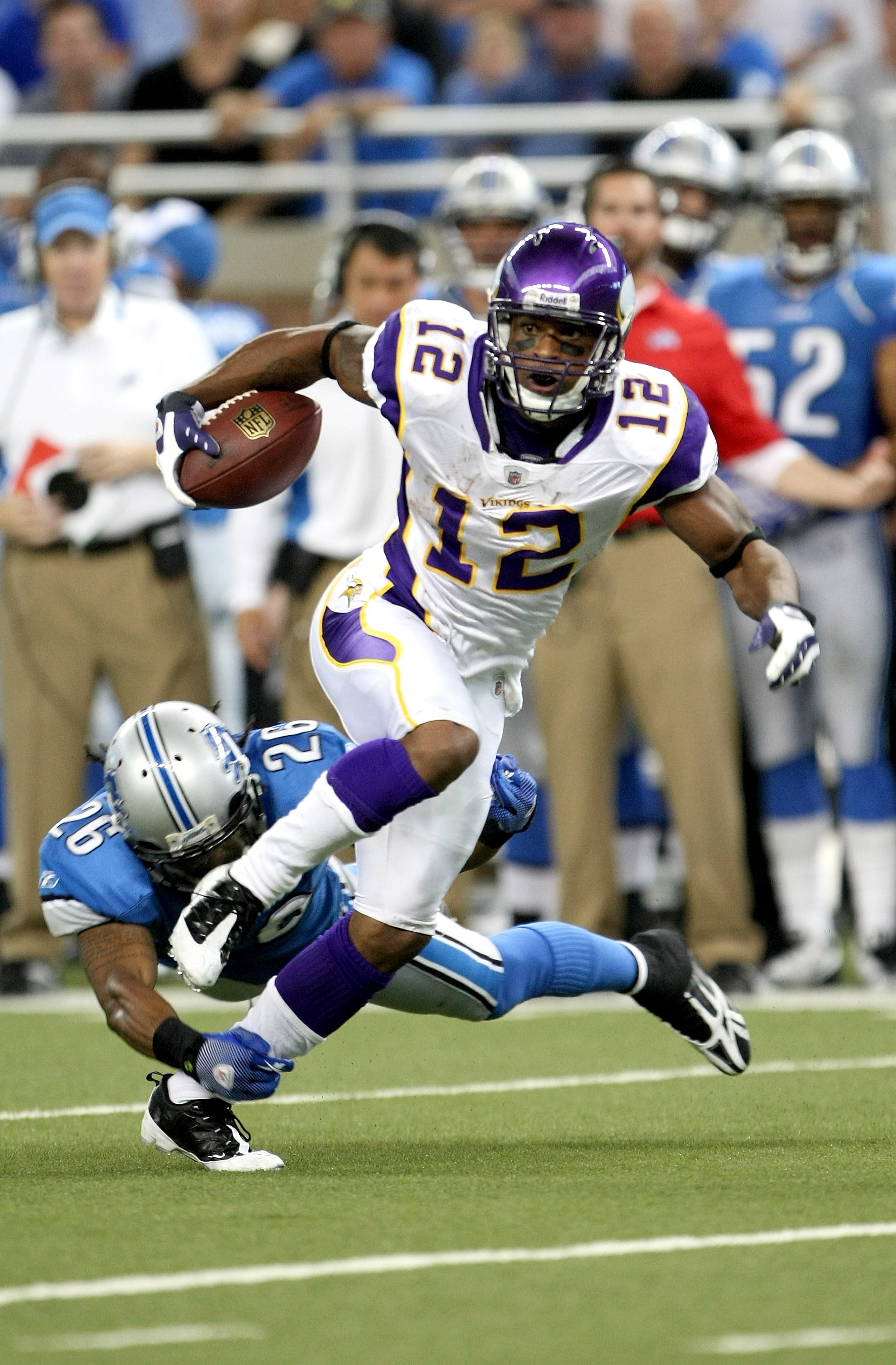 NO FILM, NO VIDEO, NO TV, NO DOCUMENTARY - The Minnesota Vikings' Percy  Harvin (12) tries to get back on his feet during a run against the New  Orleans Saints in the