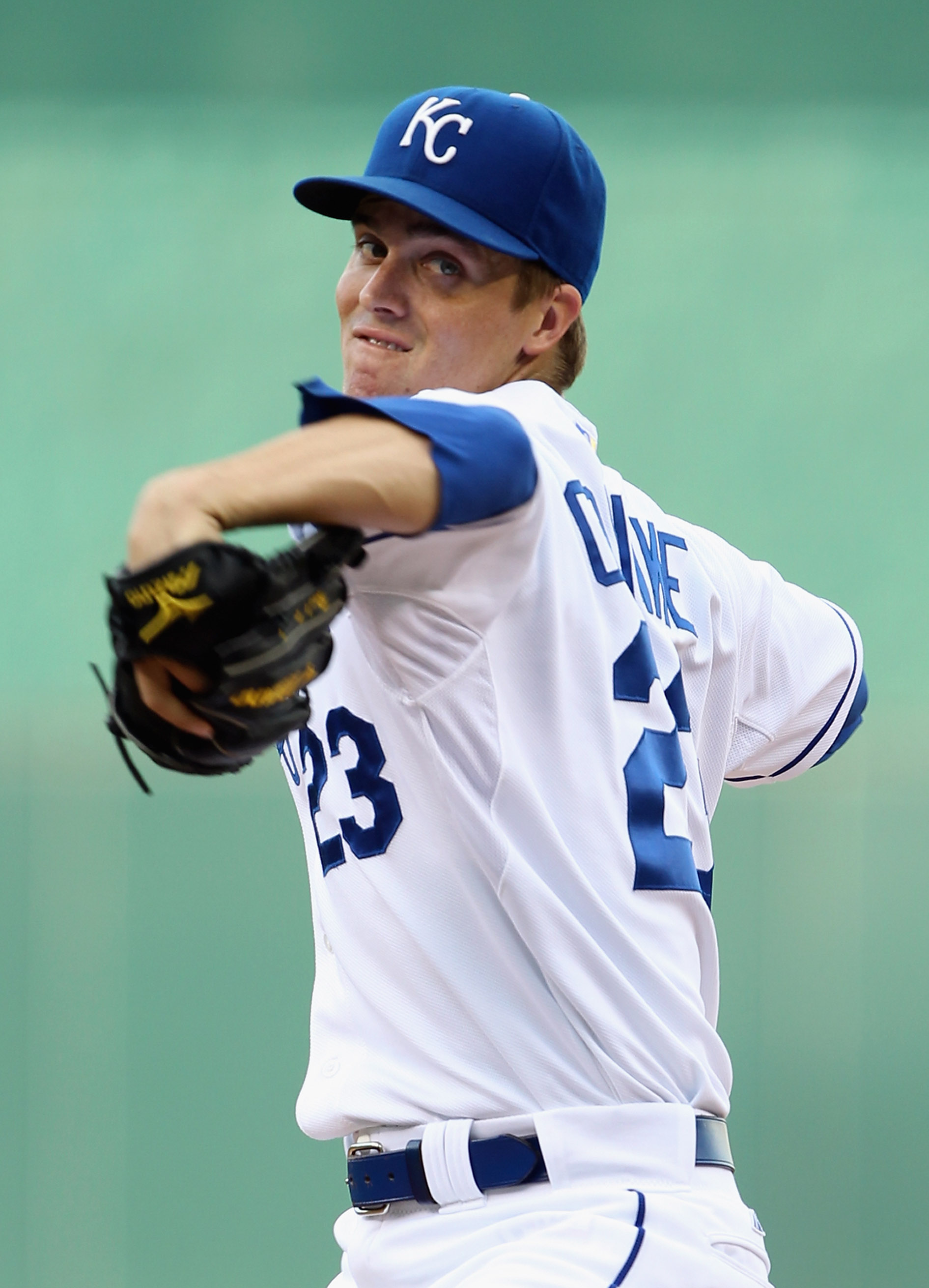 KANSAS CITY, MO - JULY 26:  Starting pitcher Zack Greinke #23 of the Kansas City Royals warms-up prior to the start of the game against the Minnesota Twins on July 26, 2010 at Kauffman Stadium in Kansas City, Missouri.  (Photo by Jamie Squire/Getty Images
