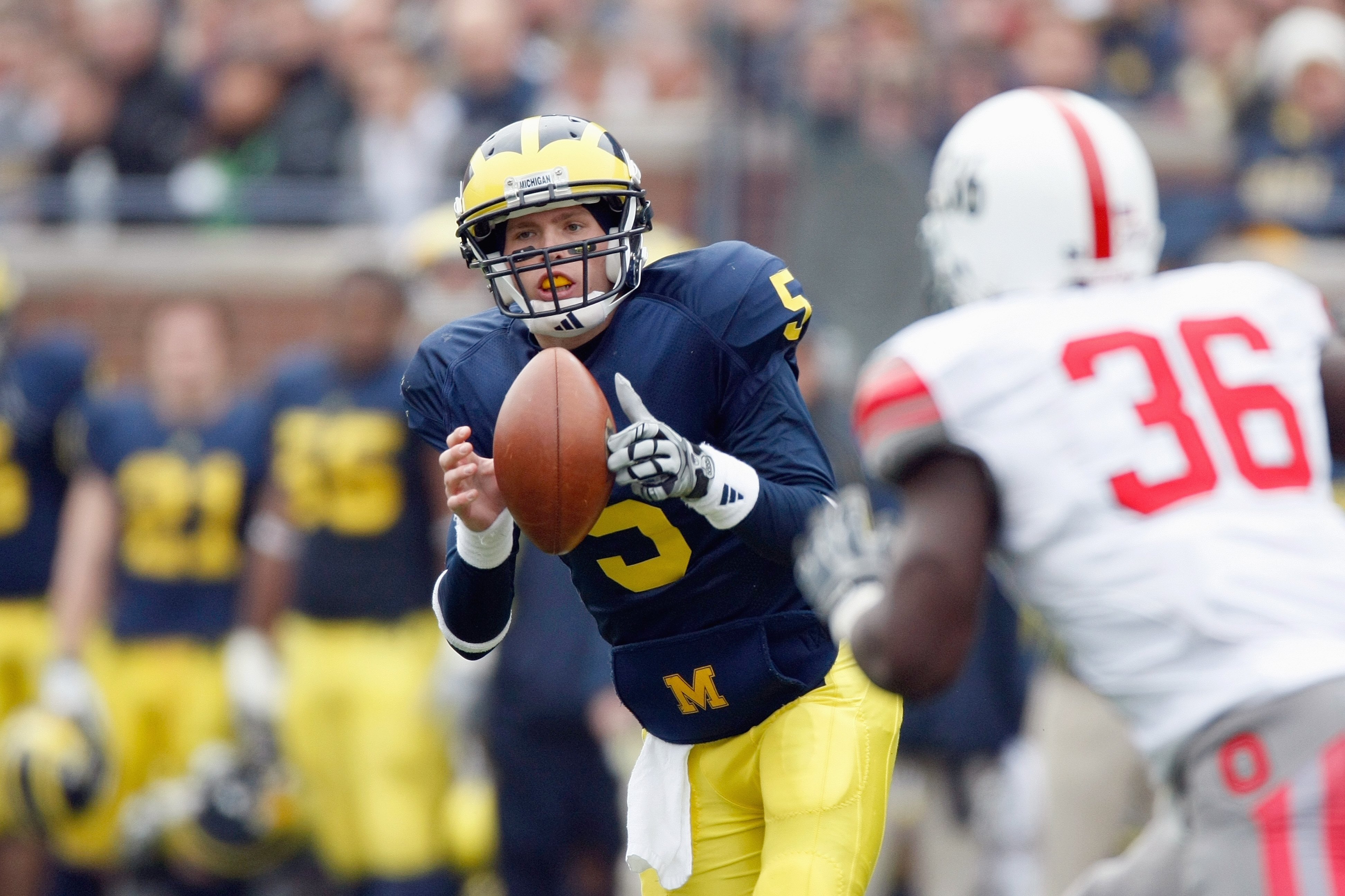 From Heisman Hopefuls To Heroes: Navy Qbs Through The Years - 75uezlb
