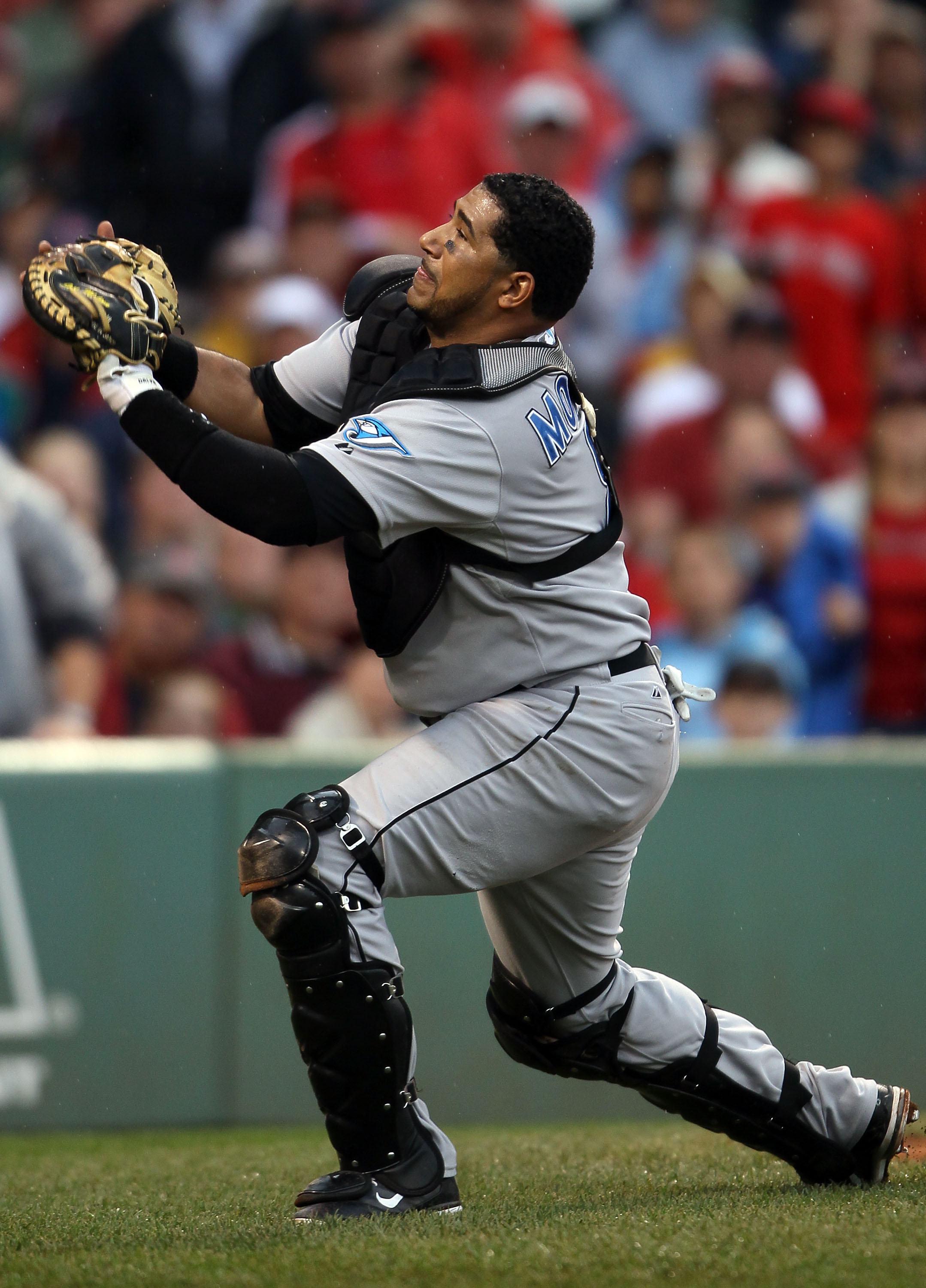 Boston Red Sox pound Jamie Moyer and Phillies at Fenway Park