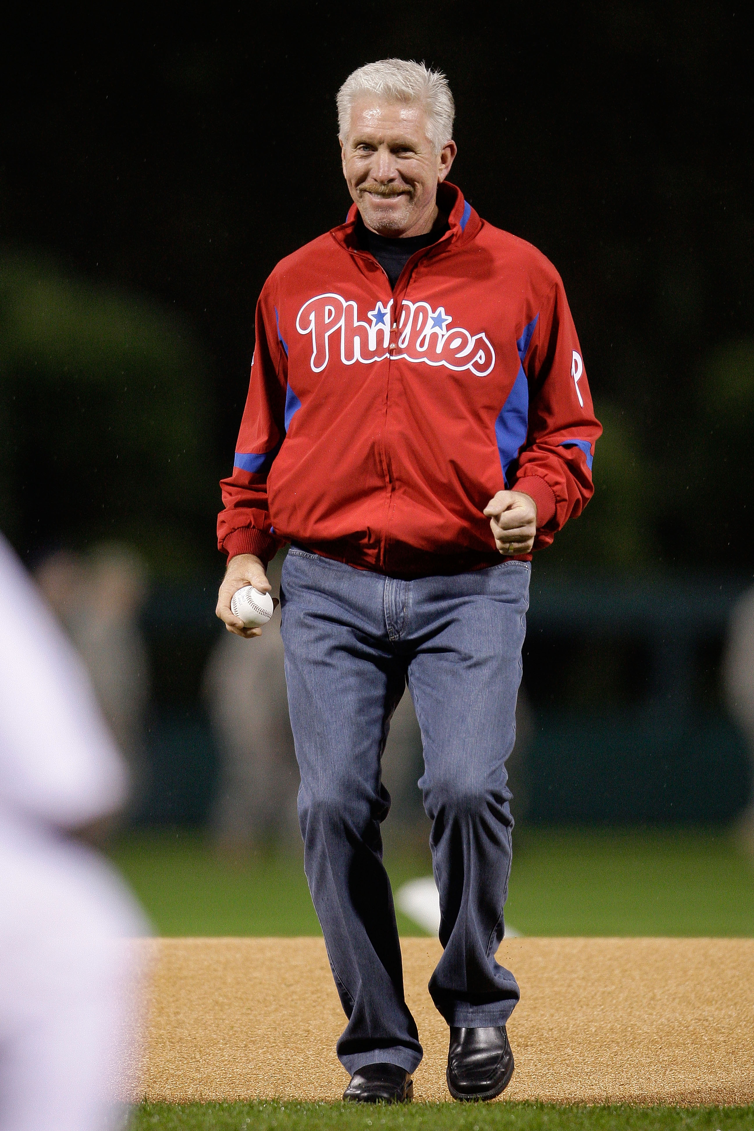 PHILADELPHIA - OCTOBER 31:  Former Philadelphia Phillies Mike Schmidt looks on after throwing out the out the first pitch before Game Three of the 2009 MLB World Series at Citizens Bank Park on October 31, 2009 in Philadelphia, Pennsylvania.  (Photo by Ma