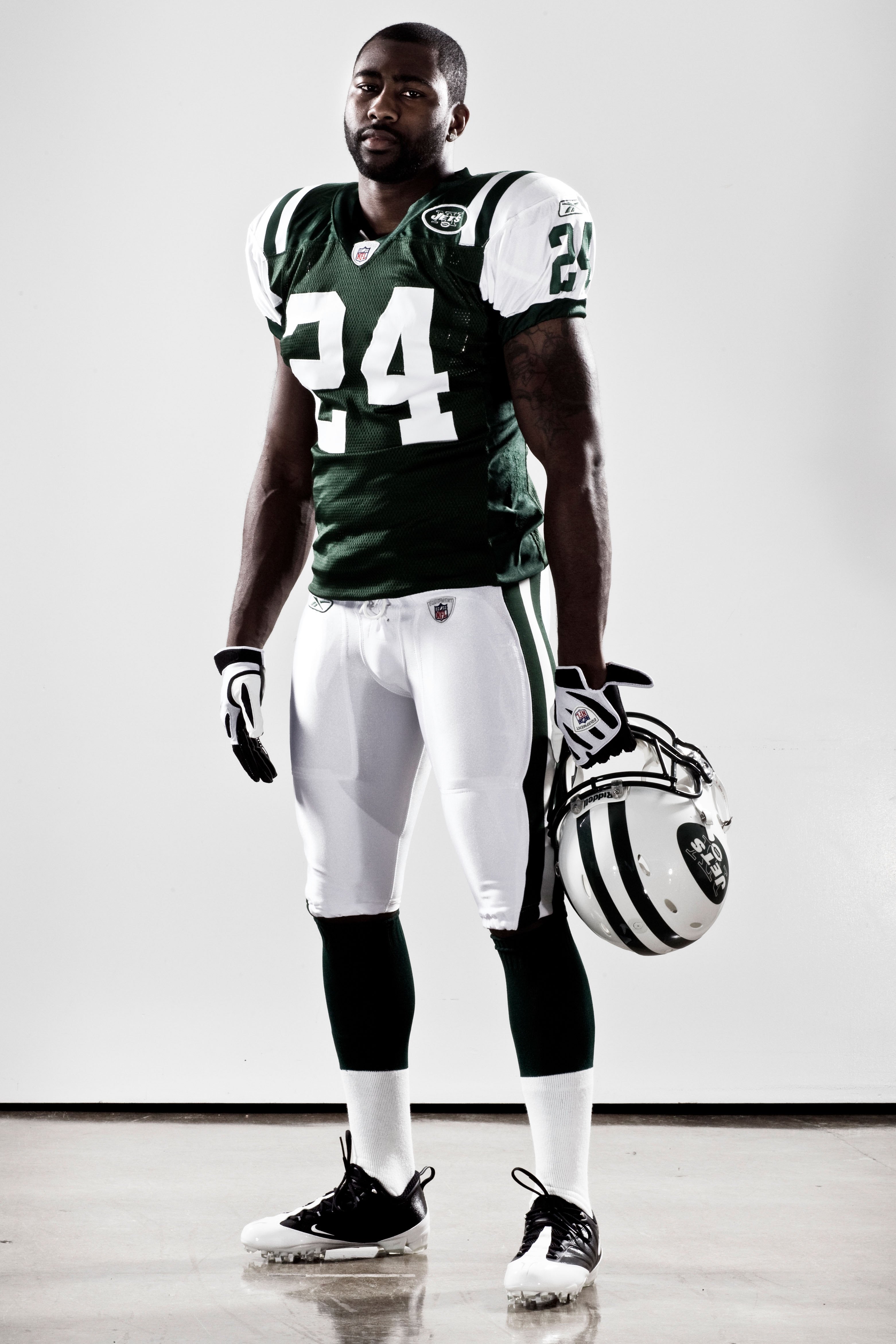 Darrelle Revis Ends Contract Holdout With Jets: Five Reasons It's a Good  Idea, News, Scores, Highlights, Stats, and Rumors