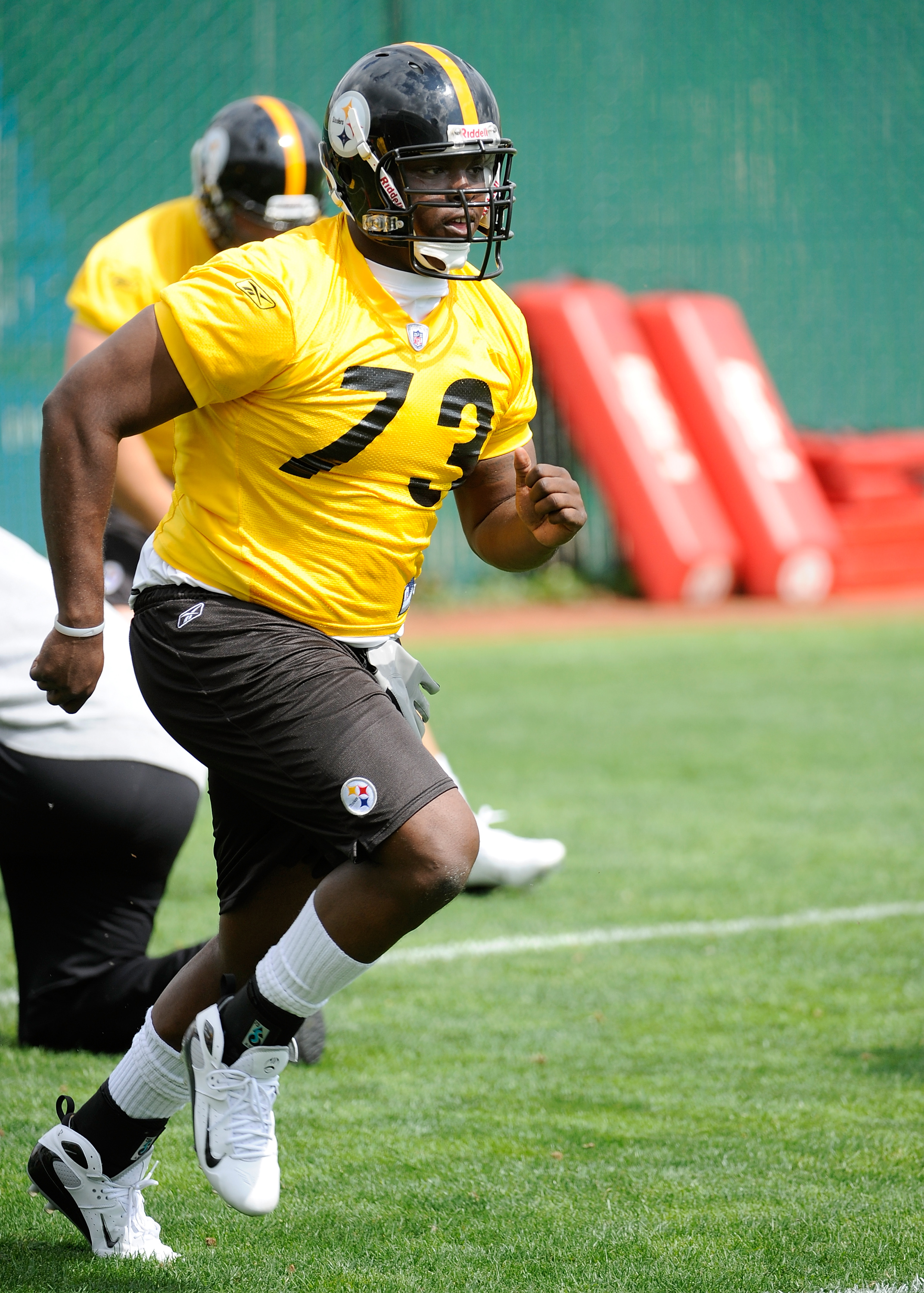 Ex-Steeler Max Starks breaks down offensive line issues, sneaky