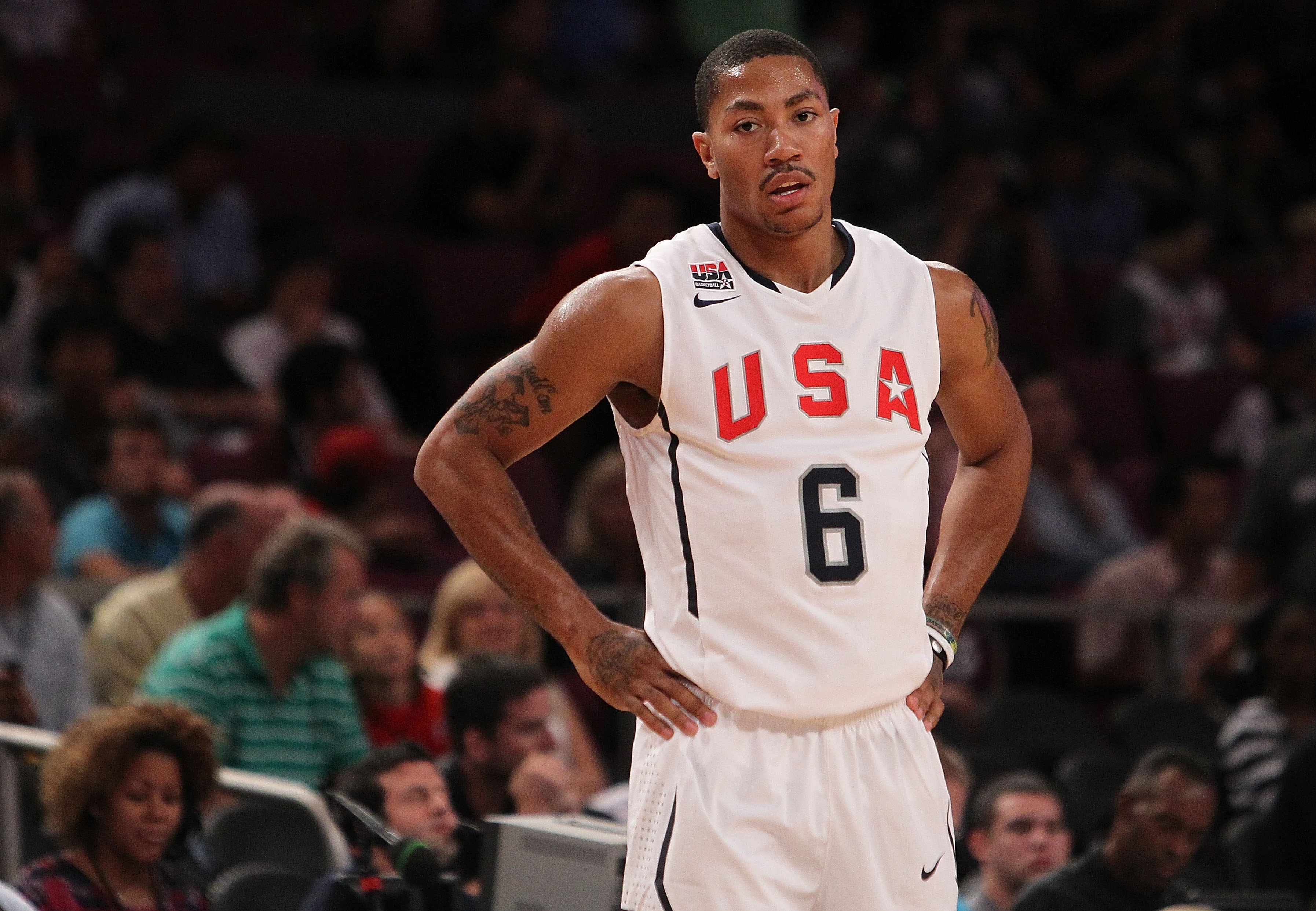 NEW YORK - AUGUST 15:  Derrick Rose #6 of the United States against France during their exhibition game as part of the World Basketball Festival at Madison Square Garden on August 15, 2010 in New York City.  (Photo by Nick Laham/Getty Images)
