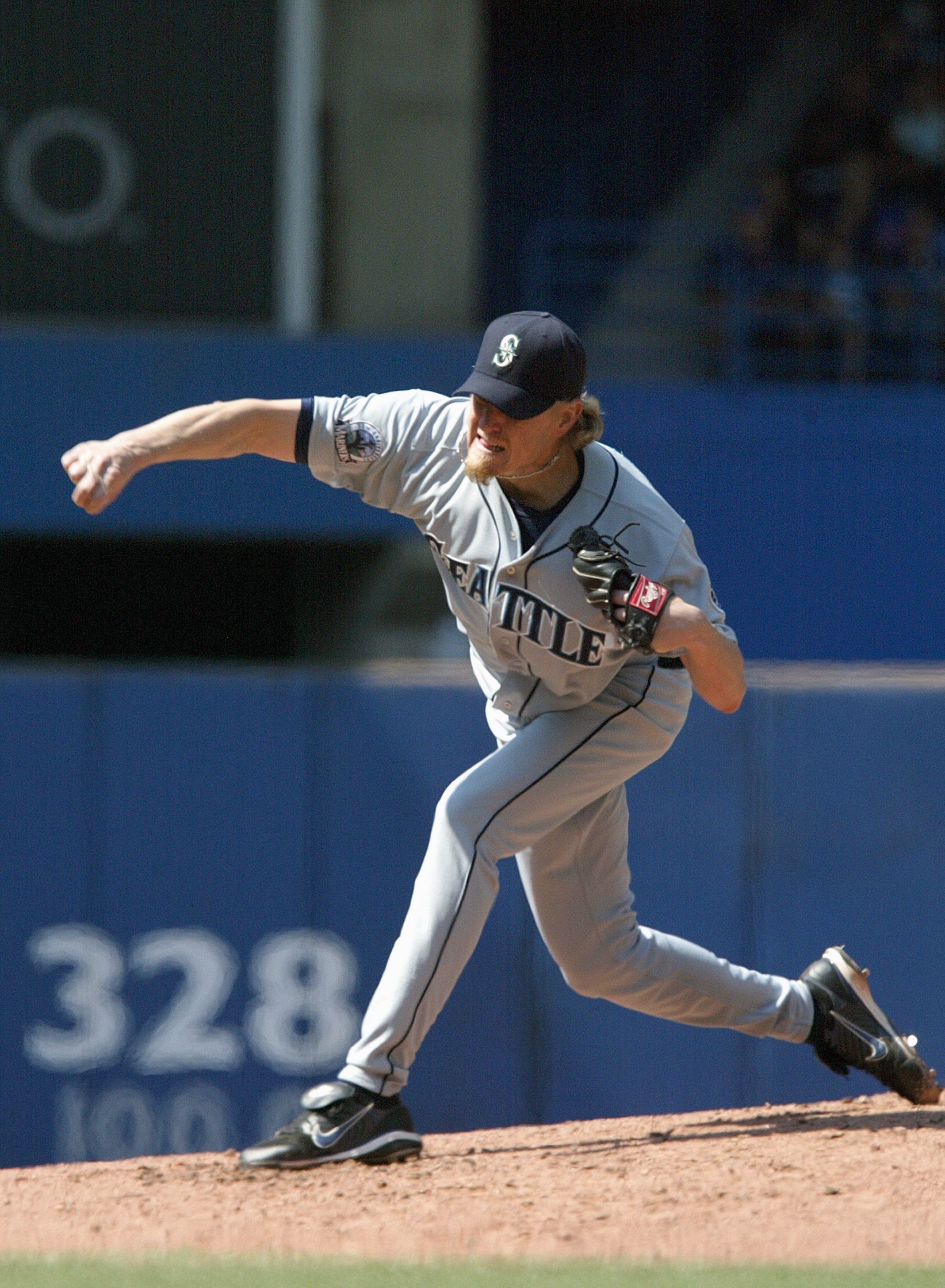 TORONTO - SEPTEMBER 2: Jeff Weaver #36 of the Seattle Mariners delivers the pitch against the Toronto Blue Jays at the Rogers Centre September 2, 2007 in Toronto, Ontario.(Photo By Dave Sandford/Getty Images)