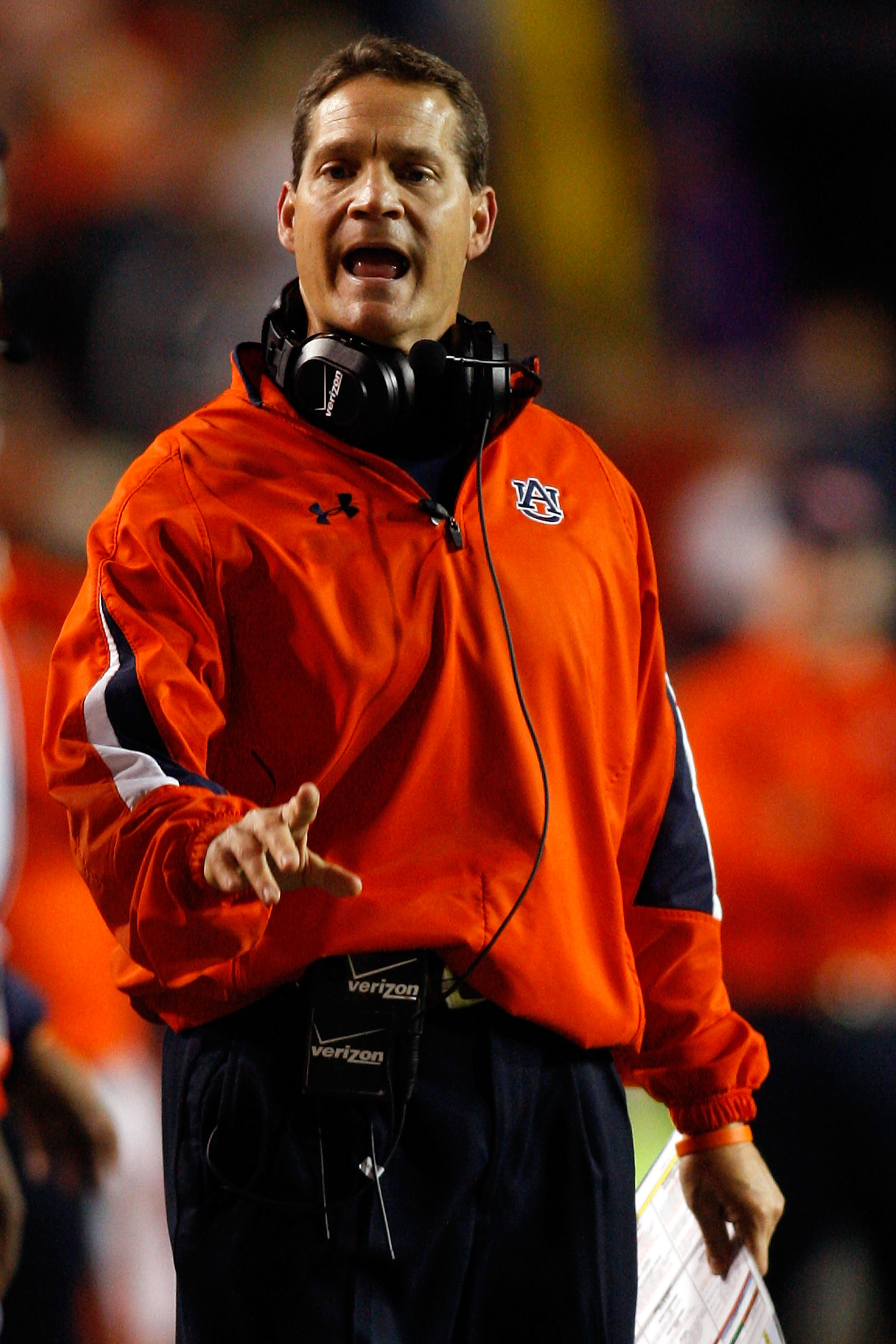 BATON ROUGE, LA - OCTOBER 24:  Head coach Gene Chizik of the Auburn Tigers calls to a referee during the game against the Louisiana State University Tigers at Tiger Stadium on October 24, 2009 in Baton Rouge, Louisiana.  (Photo by Chris Graythen/Getty Ima
