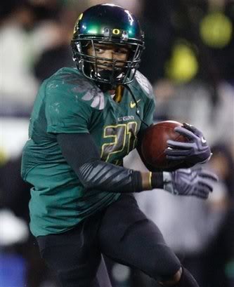 Oregon Duck Uniforms: The Good and the Bad – The Summit Pinnacle