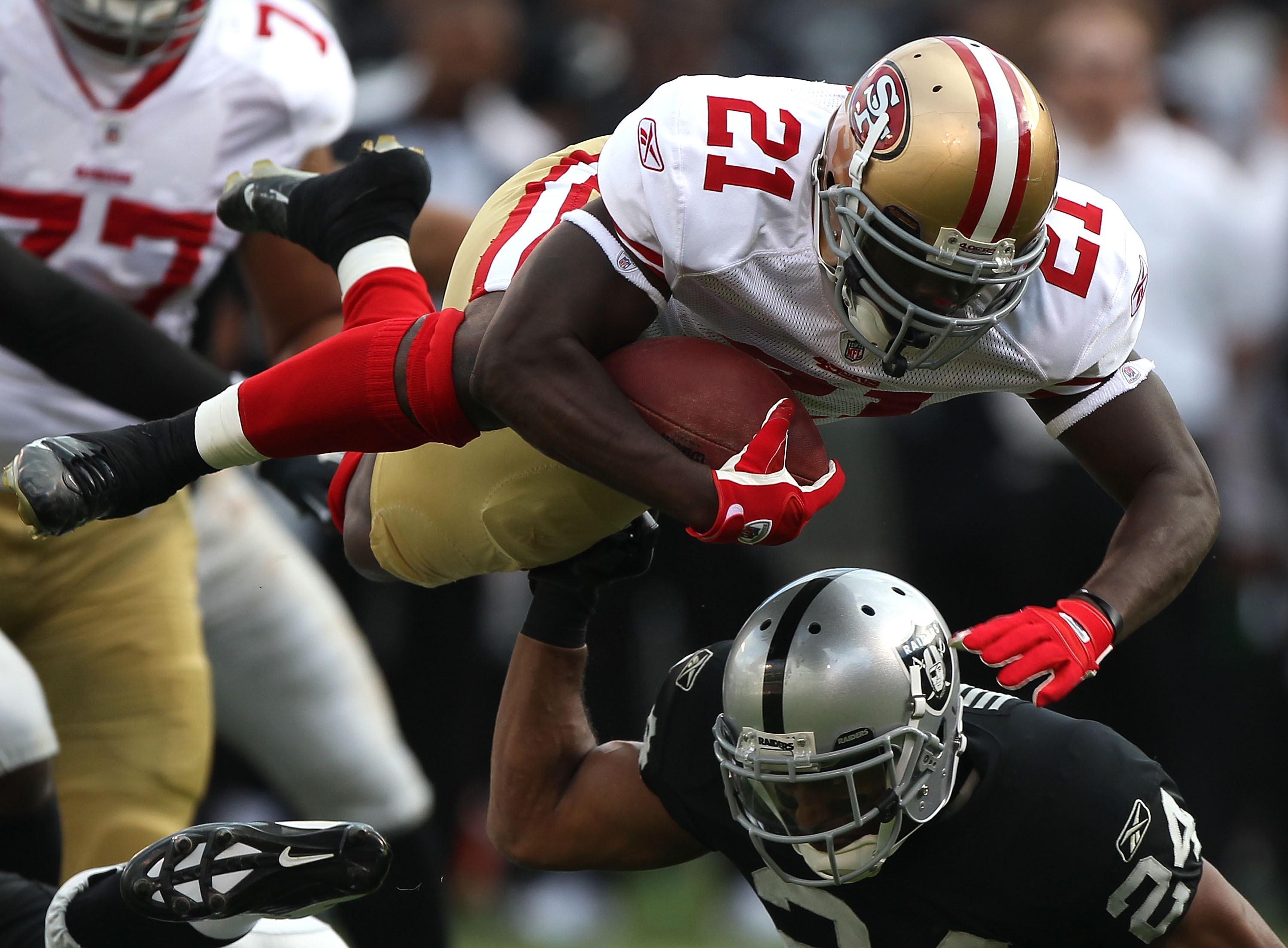 49ers Mailbag: Could Frank Gore or Delanie Walker return to the franchise?