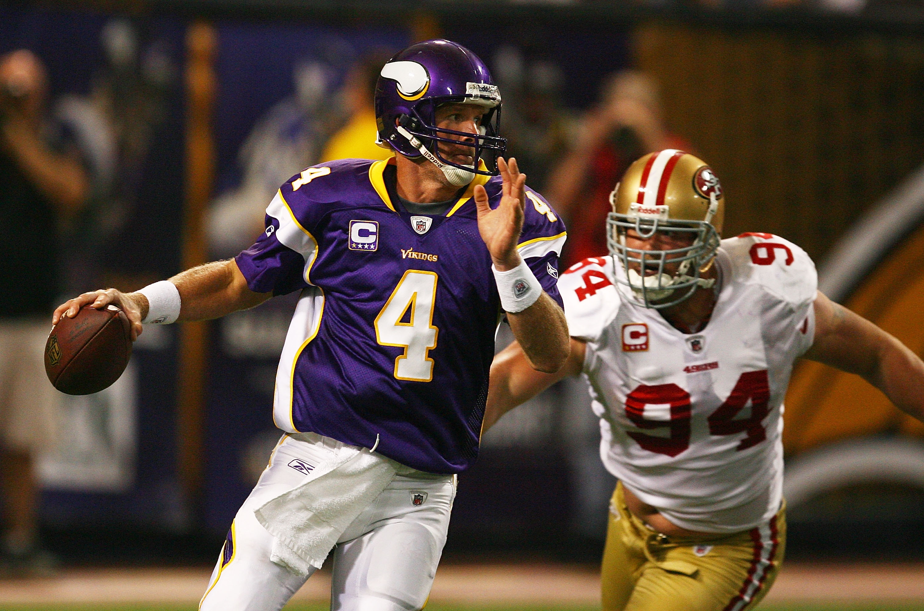 Brett Favre and Jared Allen of the Minnesota Vikings joke around News  Photo - Getty Images