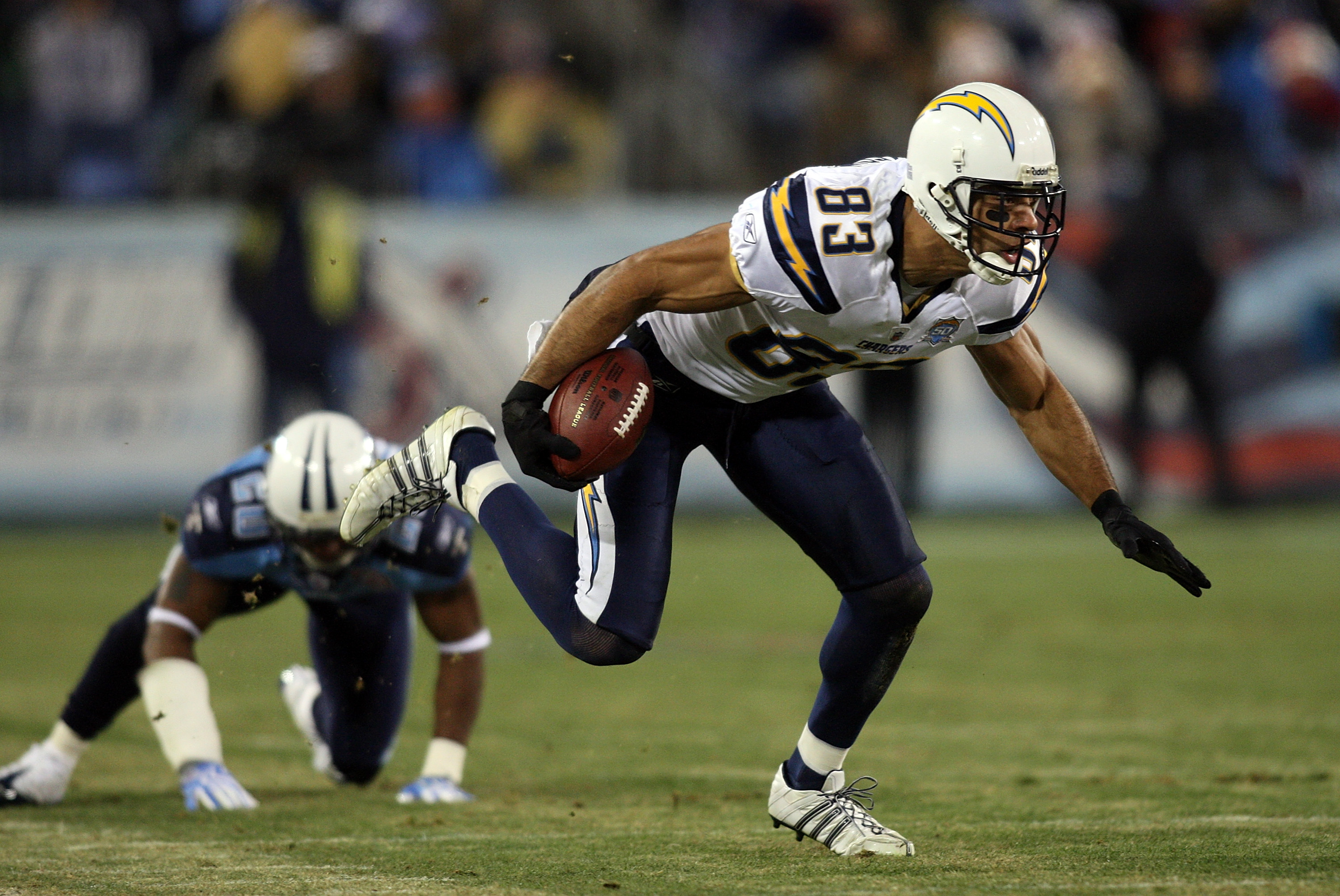 NASHVILLE, TN - DECEMBER 25: Vincent Jackson #83 of the San Diego Chargers picks up a first down against the Tennessee Titans on December 25, 2009 at LP Field in Nashville, Tennessee. (Photo by Rex Brown/Getty Images)