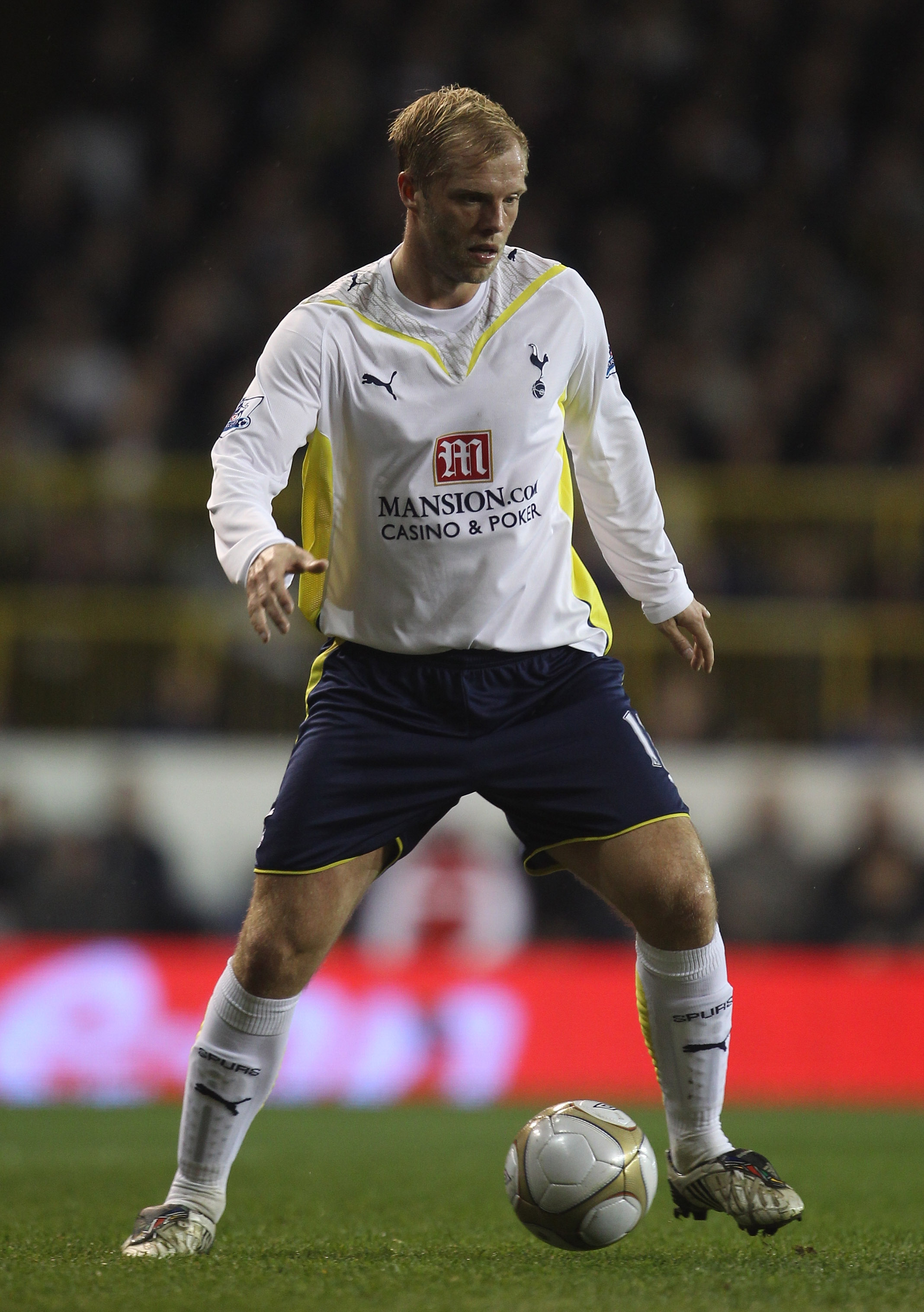 LONDON, ENGLAND - MARCH 24:  Eidur Gudjohnsen of Spurs in action during the FA Cup Quarter Final Replay match between Tottenham Hotspur and Fulham at White Hart Lane on March 24, 2010 in London, England.  (Photo by Julian Finney/Getty Images)