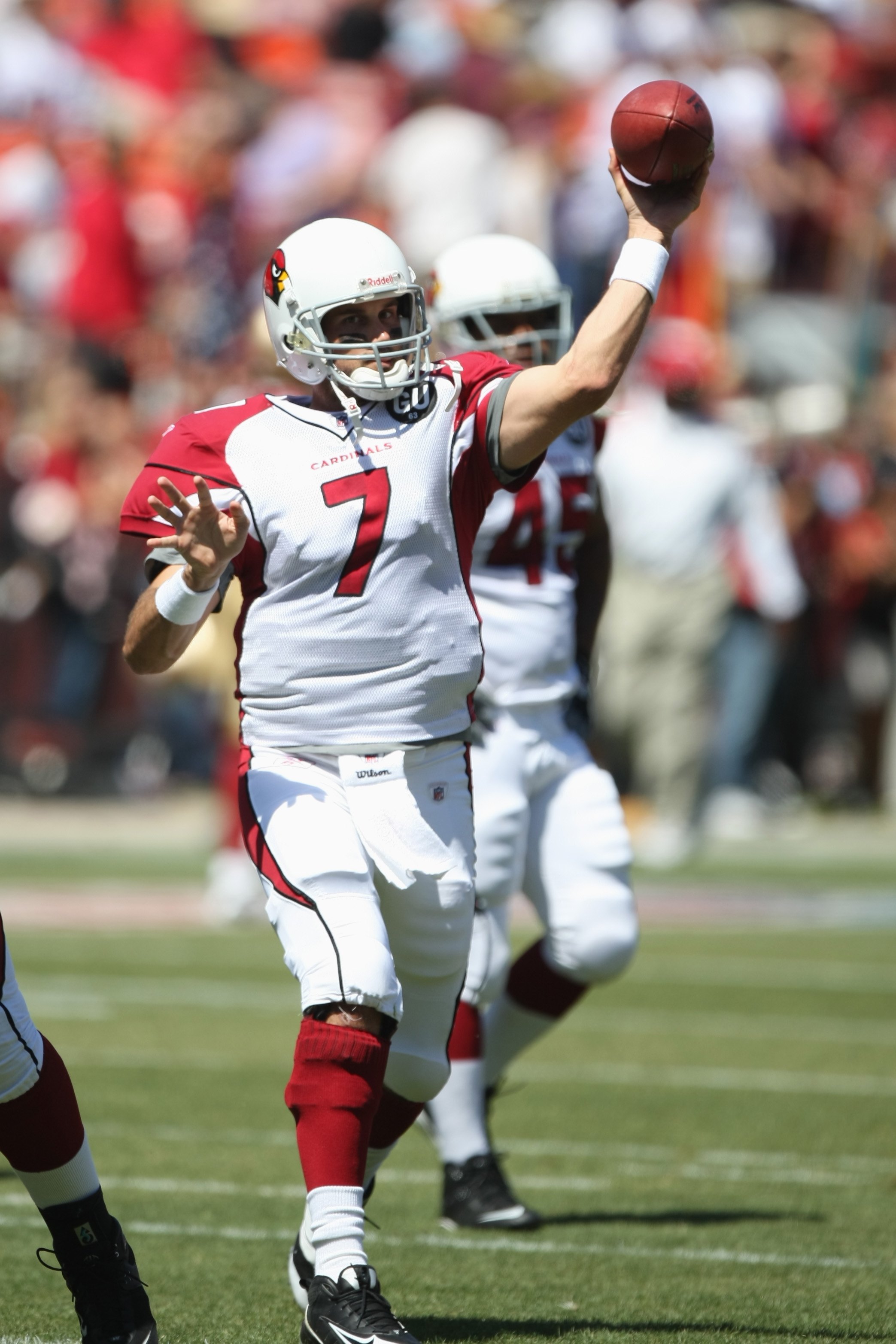 SAN FRANCISCO - SEPTEMBER 7:  Matt Leinart #7 of the Arizona Cardinals warms up before the game against the San Francisco 49ers on September 7, 2008 at Bill Walsh Field at Candlestick Park in San Francisco, California. (Photo by Jed Jacobsohn/Getty Images