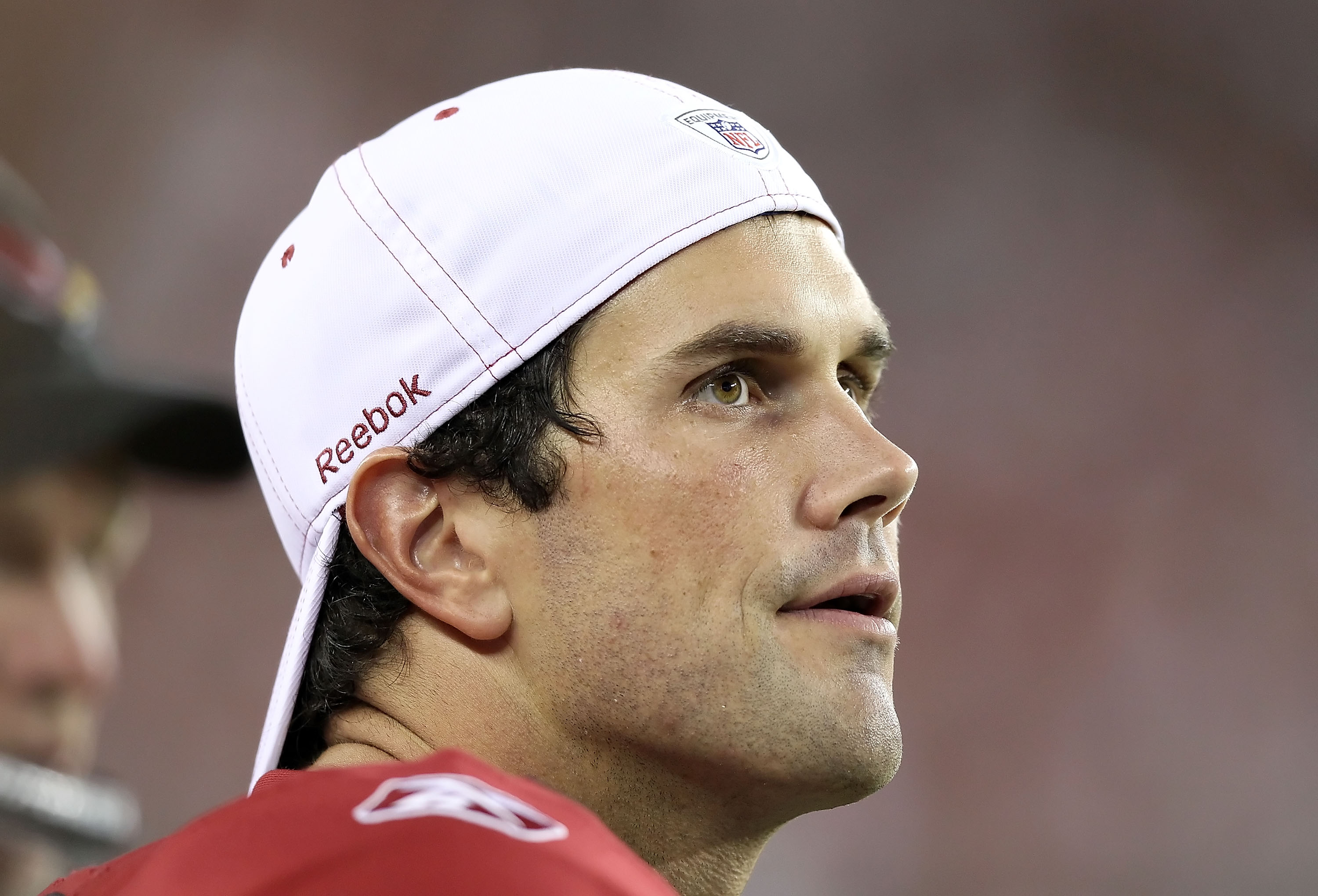 GLENDALE, AZ - AUGUST 14:  Quarterback Matt Leinart #7 of the Arizona Cardinals watches from the sidelines during preseason NFL game against the Houston Texans at the University of Phoenix Stadium on August 14, 2010 in Glendale, Arizona. The Cardinals def