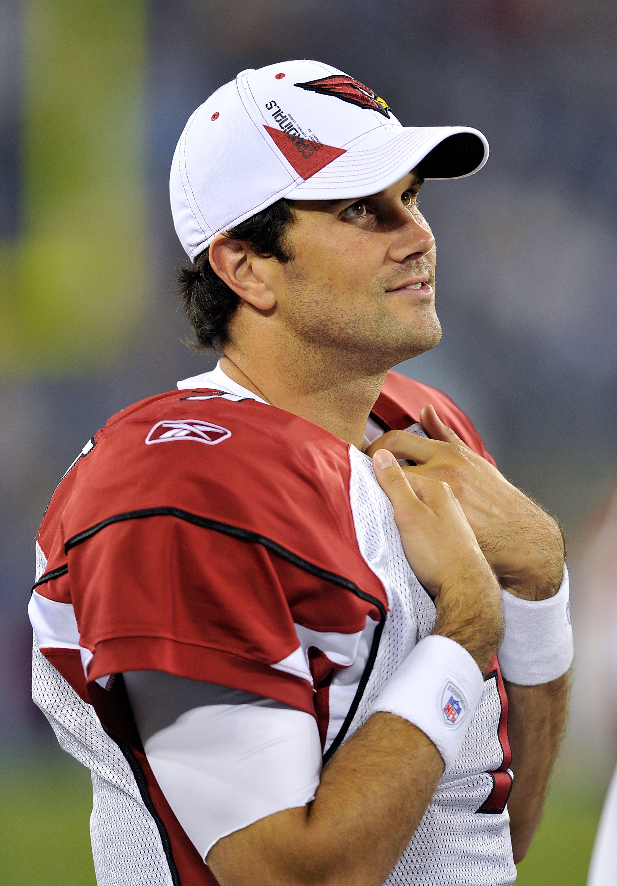 NASHVILLE, TN - AUGUST 23:  Matt Leinart #7 of the Arizona Cardinals watches from the sidelines during a preseason game against the Tennessee Titans at LP Field on August 23, 2010 in Nashville, Tennessee. Tennessee defeated Arizona, 24-10.  (Photo by Gran
