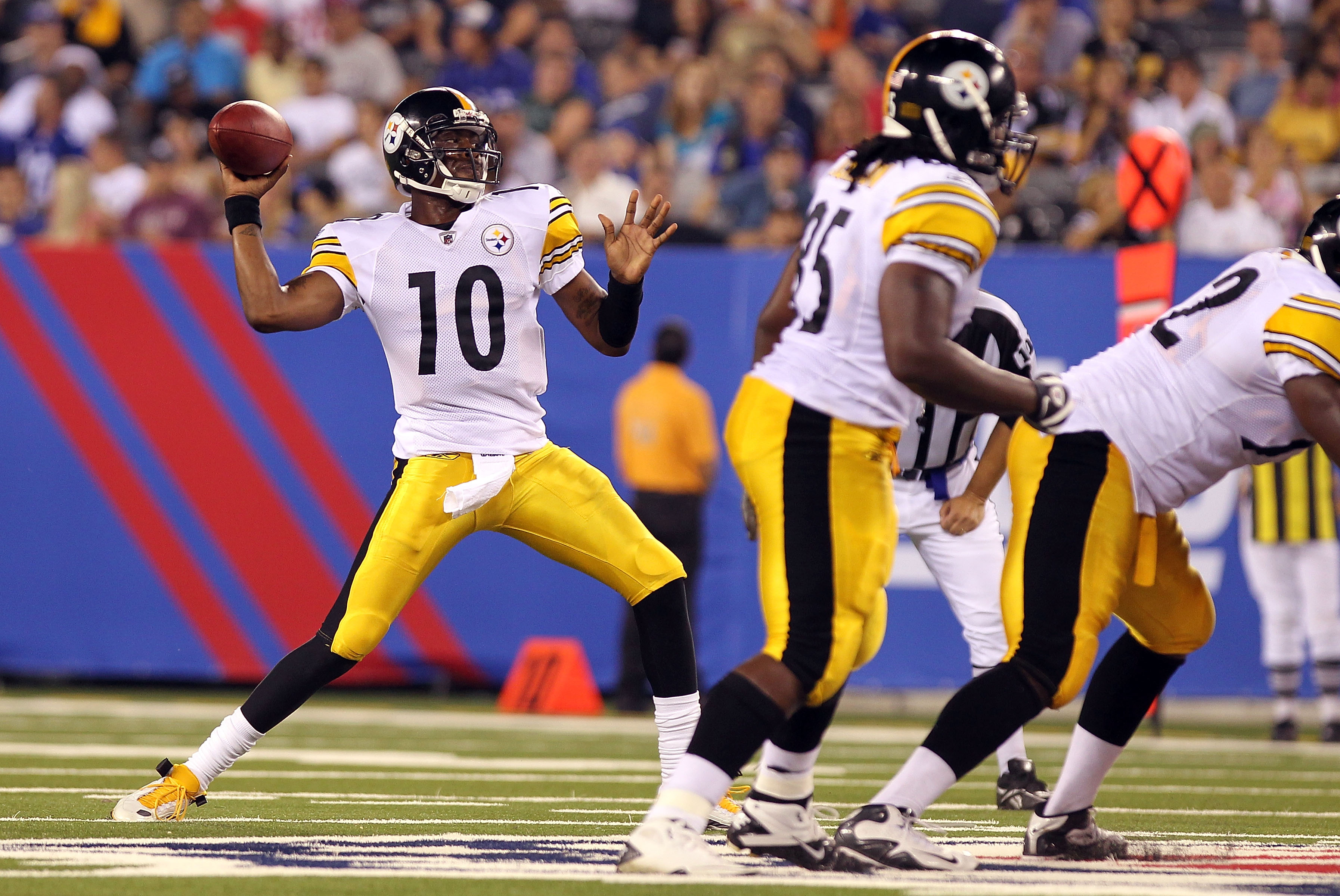 EAST RUTHERFORD, NJ - AUGUST 21:  Dennis Dixon #10 of the Pittsburgh Steelers drops back to pass against the New York Giants during their preseason game at New Meadowlands Stadium on August 21, 2010 in East Rutherford, New Jersey.  (Photo by Nick Laham/Ge