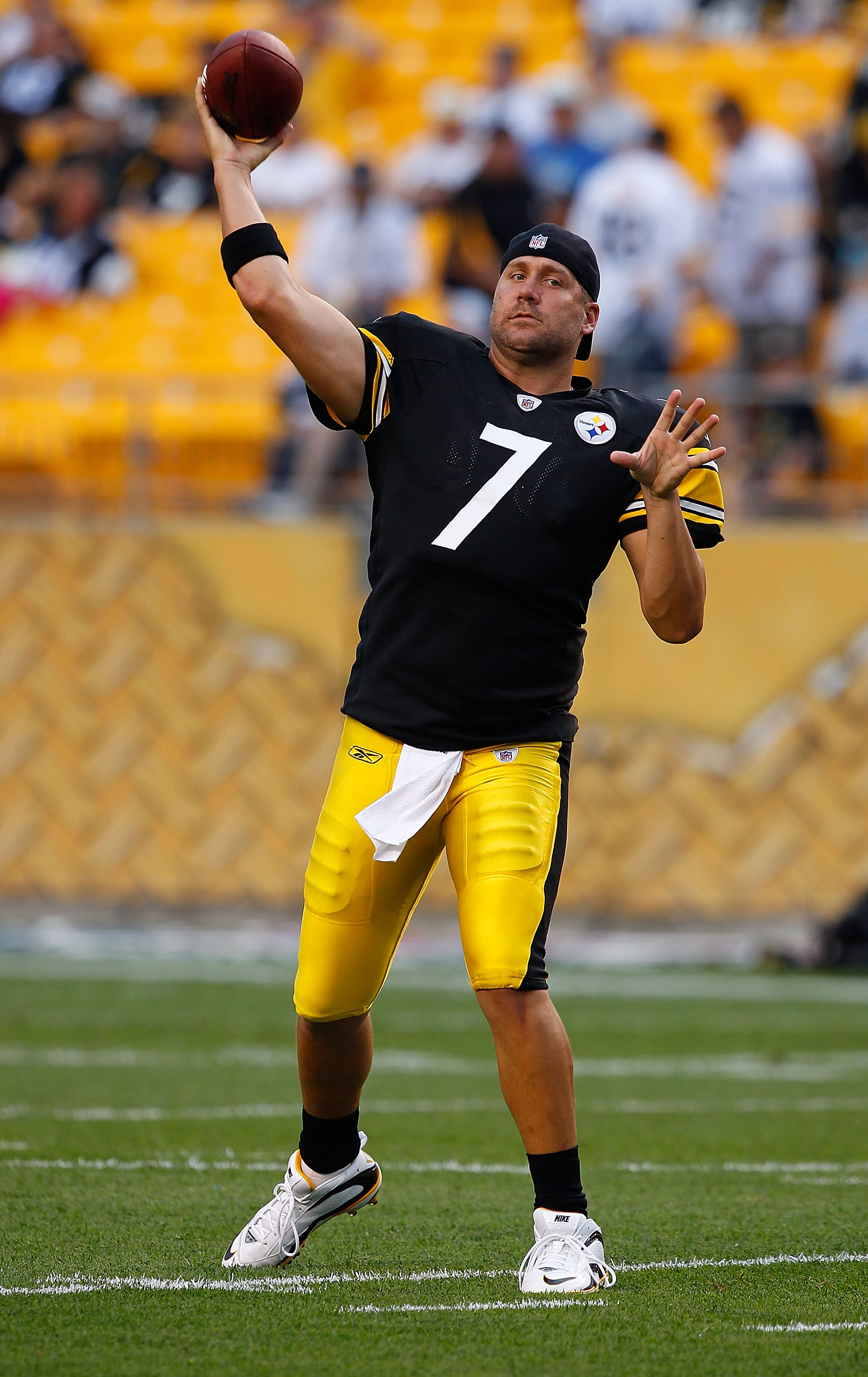 PITTSBURGH - AUGUST 14:  Ben Roethlisberger #7 of the Pittsburgh Steelers warms up prior to the game against the Detroit Lions on August 14, 2010 at Heinz Field in Pittsburgh, Pennsylvania.  (Photo by Jared Wickerham/Getty Images)
