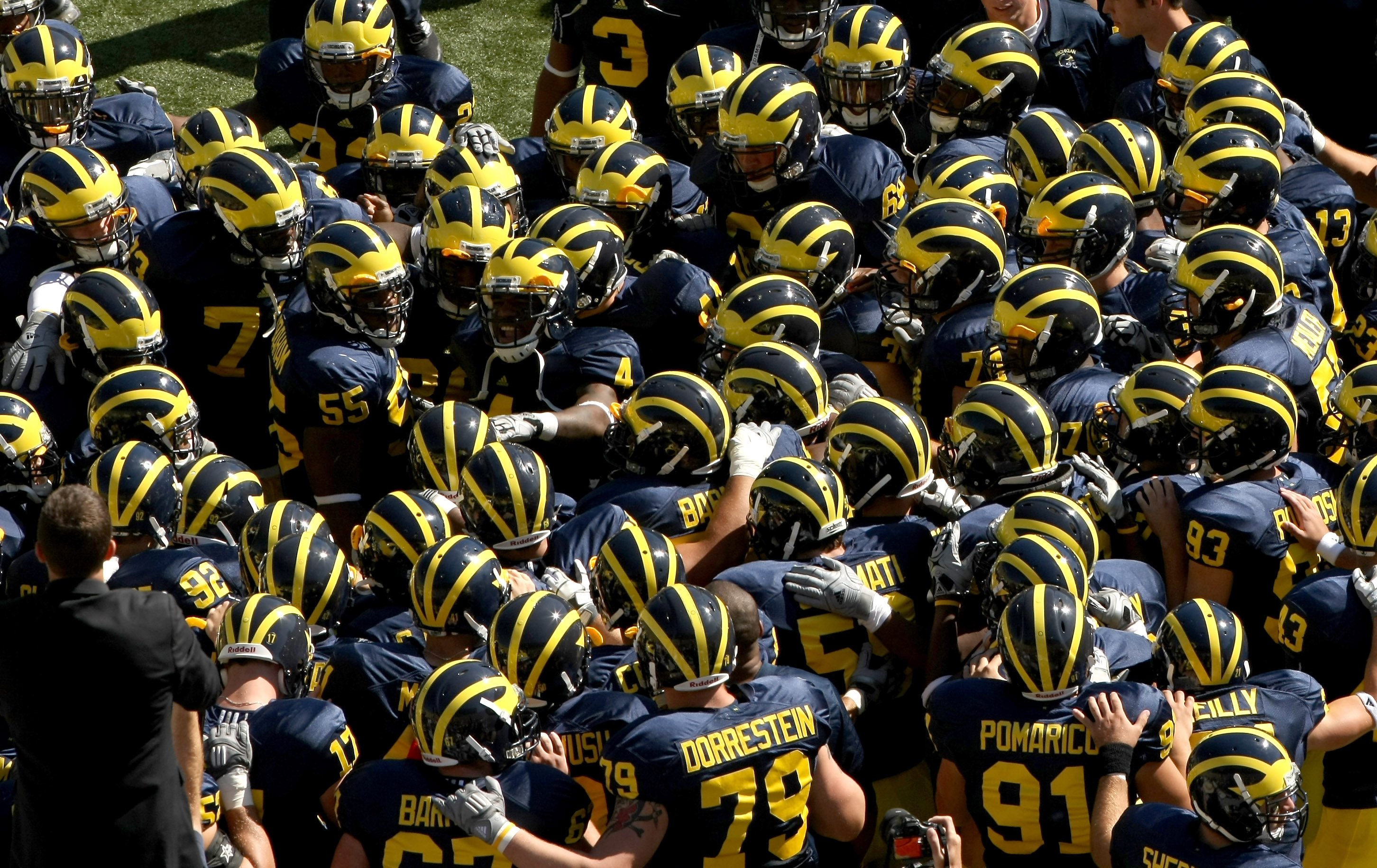 JORDAN LEWISMICHIGAN GO BLUE WOLVERINES  Michigan wolverines  football, Michigan go blue, Michigan football