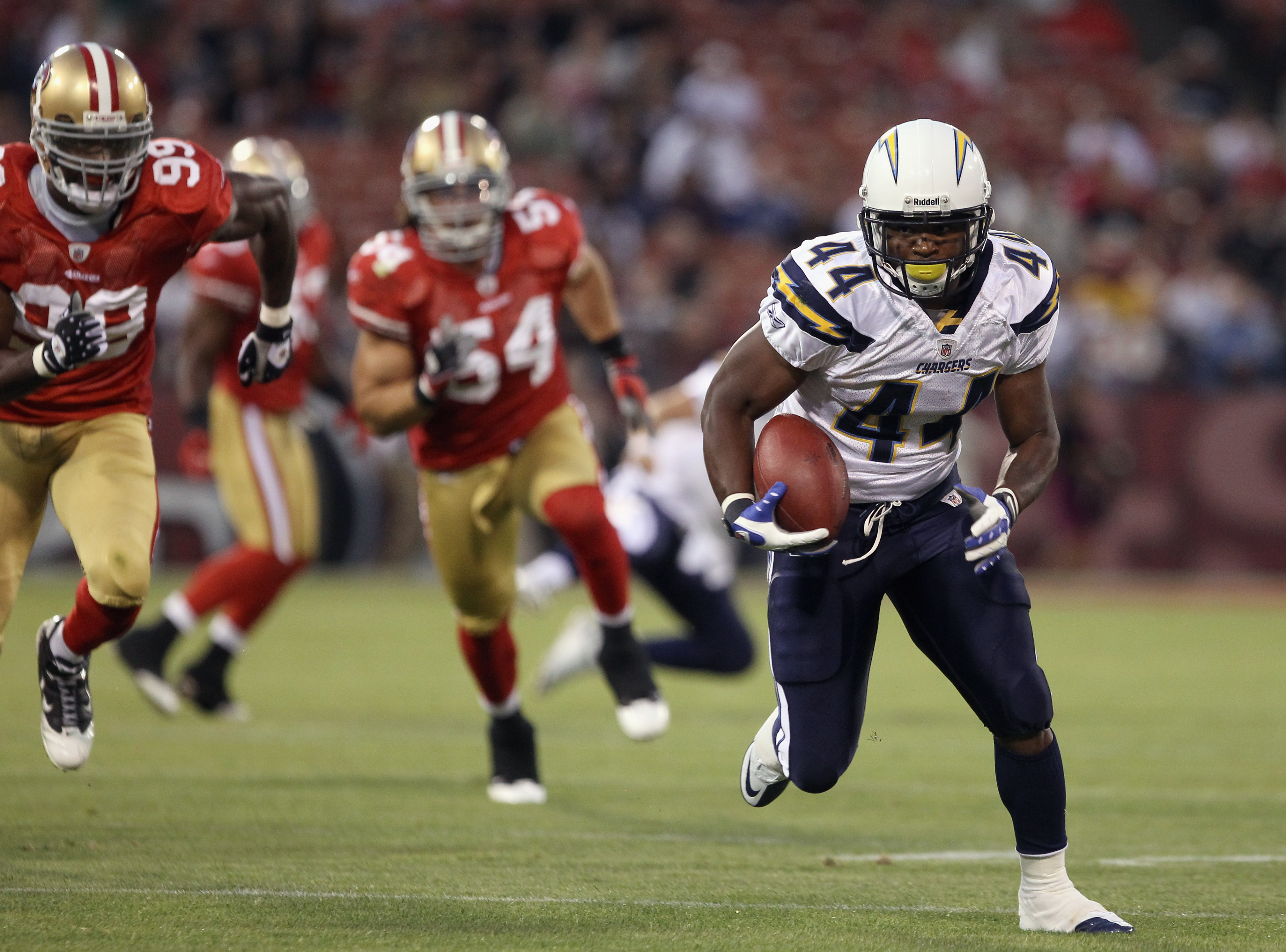 SAN FRANCISCO - SEPTEMBER 02:  Curtis Brinkley #44 of the San Diego Chargers runs with the ball during their game against the San Francisco 49ers at Candlestick Park  on September 2, 2010 in San Francisco, California.  (Photo by Ezra Shaw/Getty Images)
