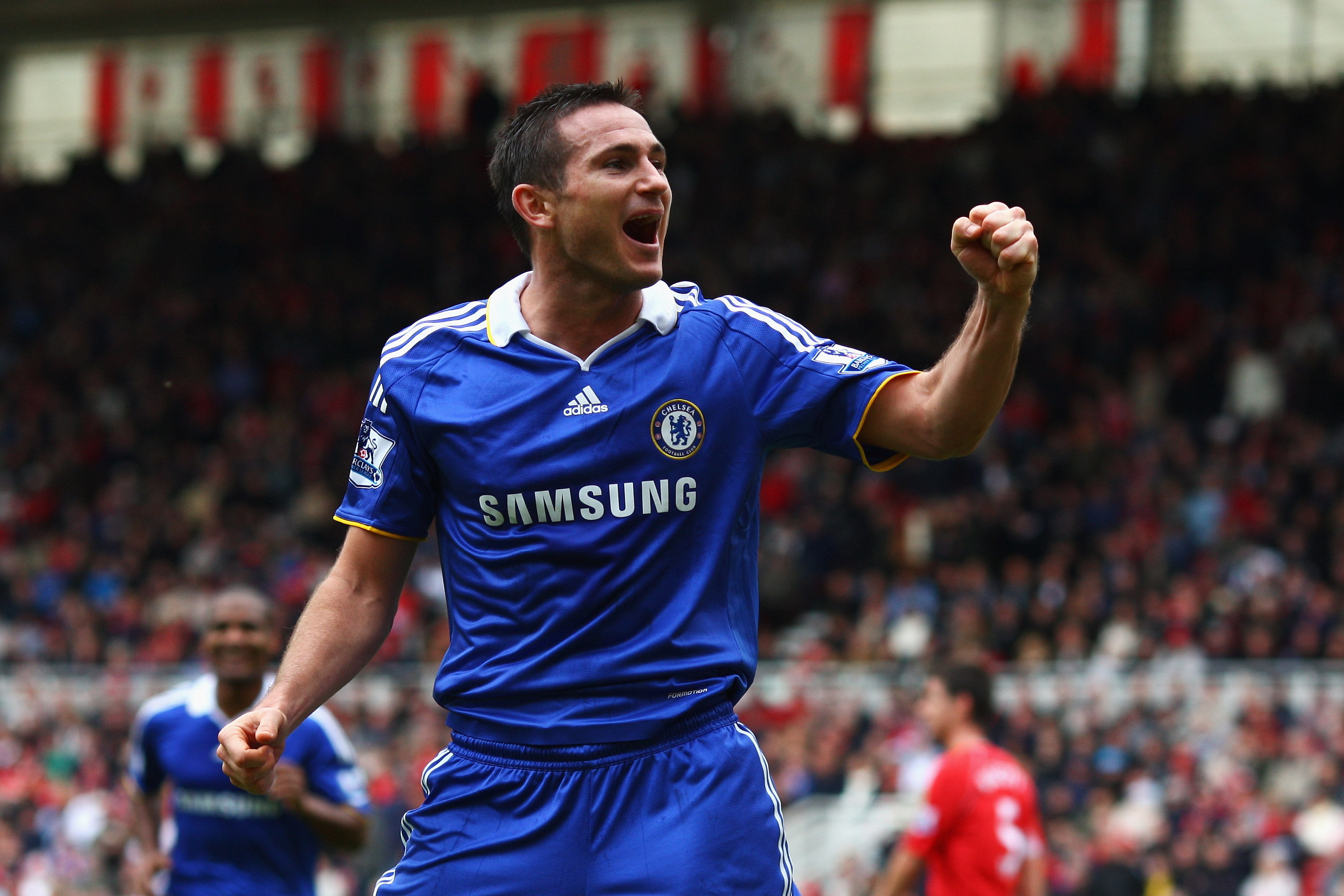 MIDDLESBROUGH, UNITED KINGDOM - OCTOBER 18:  Frank Lampard of Chelsea celebrates scoring his teams fourth goal of the game during the Barclays Premier League match between Middlesbrough and Chelsea at the Riverside Stadium on October 18, 2008 in Middlesbr