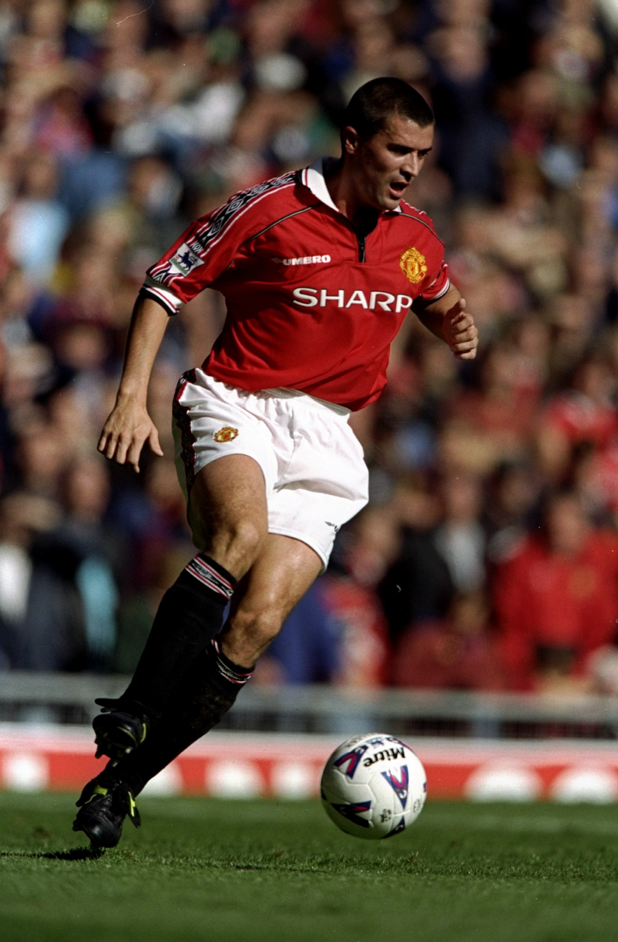 12 Sep 1998:  Roy Keane of Manchester United on the ball during the FA Carling Premiership match against Coventry City at Old Trafford in Manchester, England. United won 2-0. \ Mandatory Credit: Ben Radford /Allsport