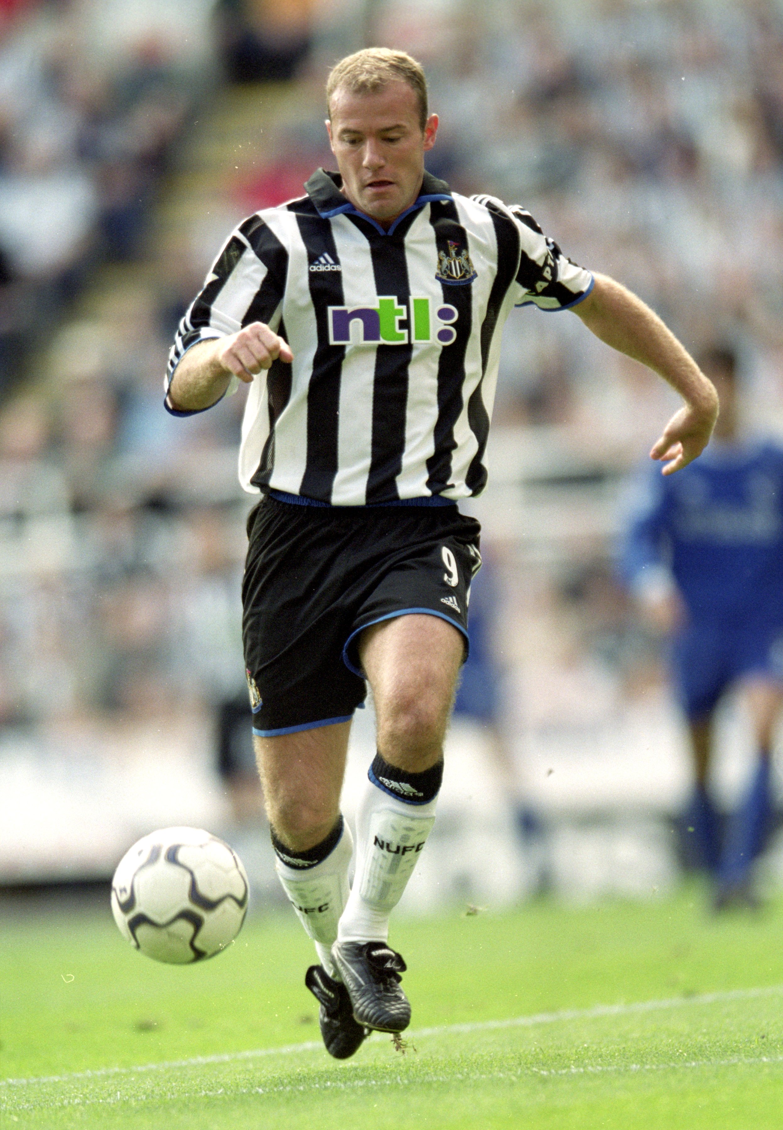9 Sep 2000:  Alan Shearer of Newcastle United in action during the FA Carling Premiership match against Chelsea played at St James Park, in Newcastle, England. The match ended in a 0-0 draw. \ Mandatory Credit: Tom Shaw /Allsport