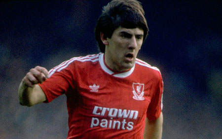 peter beardsley liverpool shirt number