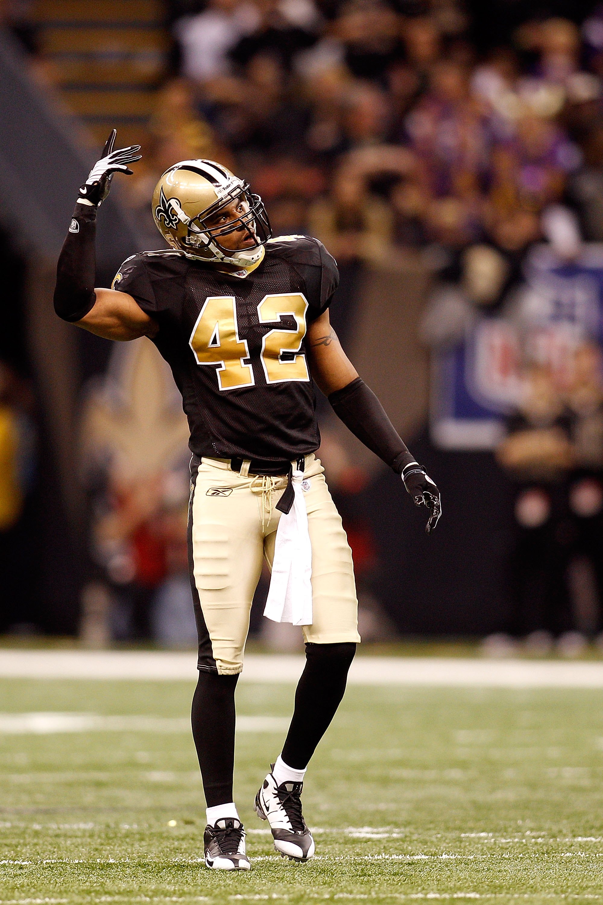 16 January 2010: New Orleans Saints safety Darren Sharper (42) in pass  coverage during a 45-14 win by the New Orleans Saints over the Arizona  Cardinals in a 2010 NFC Divisional Playoff