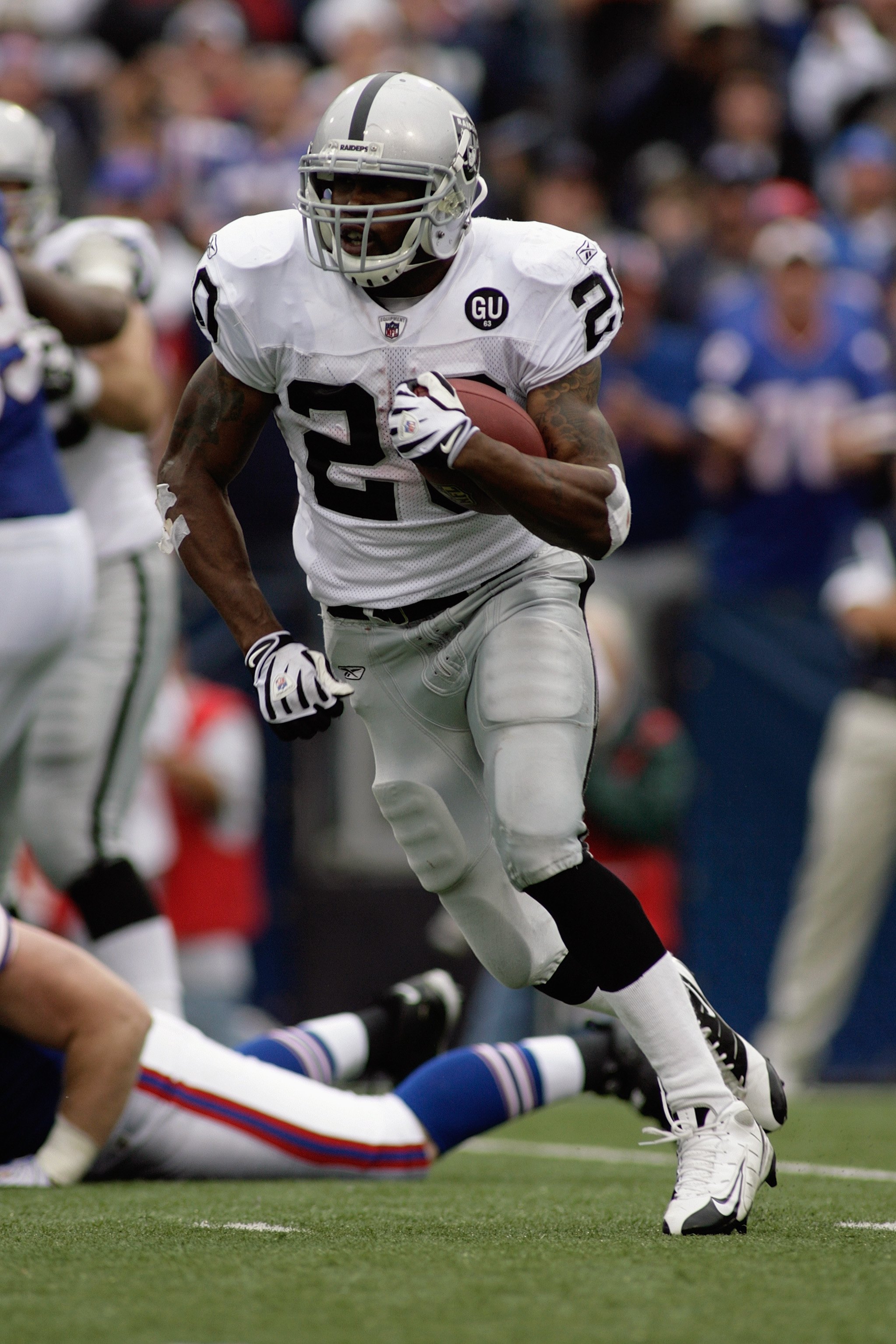 Darren McFadden Autographed 16x20 Photo Oakland Raiders 1st NFL TD  9/14/08 PSA/DNA Stock #20856 - Mill Creek Sports