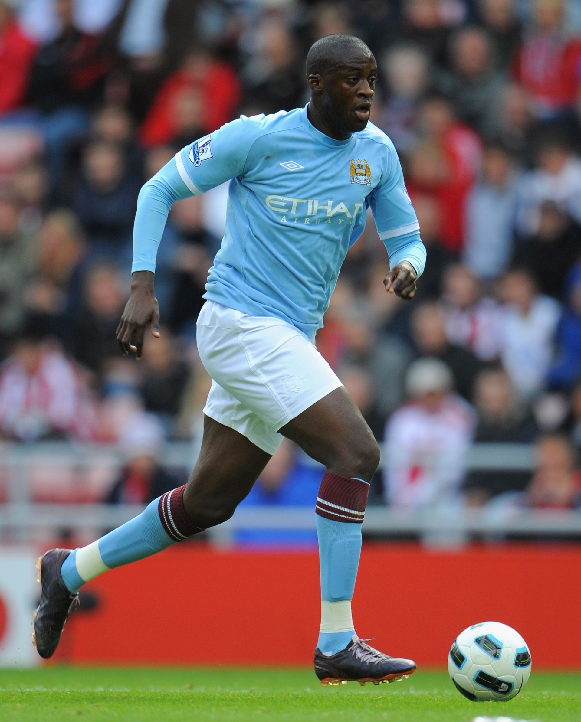 SUNDERLAND, ENGLAND - AUGUST 29:  Yaya Toure of Manchester City on the ball during the Barclays Premier League match between Sunderland and Manchester City at the Stadium of Light on August 29, 2010 in Sunderland, England.  (Photo by Michael Regan/Getty I
