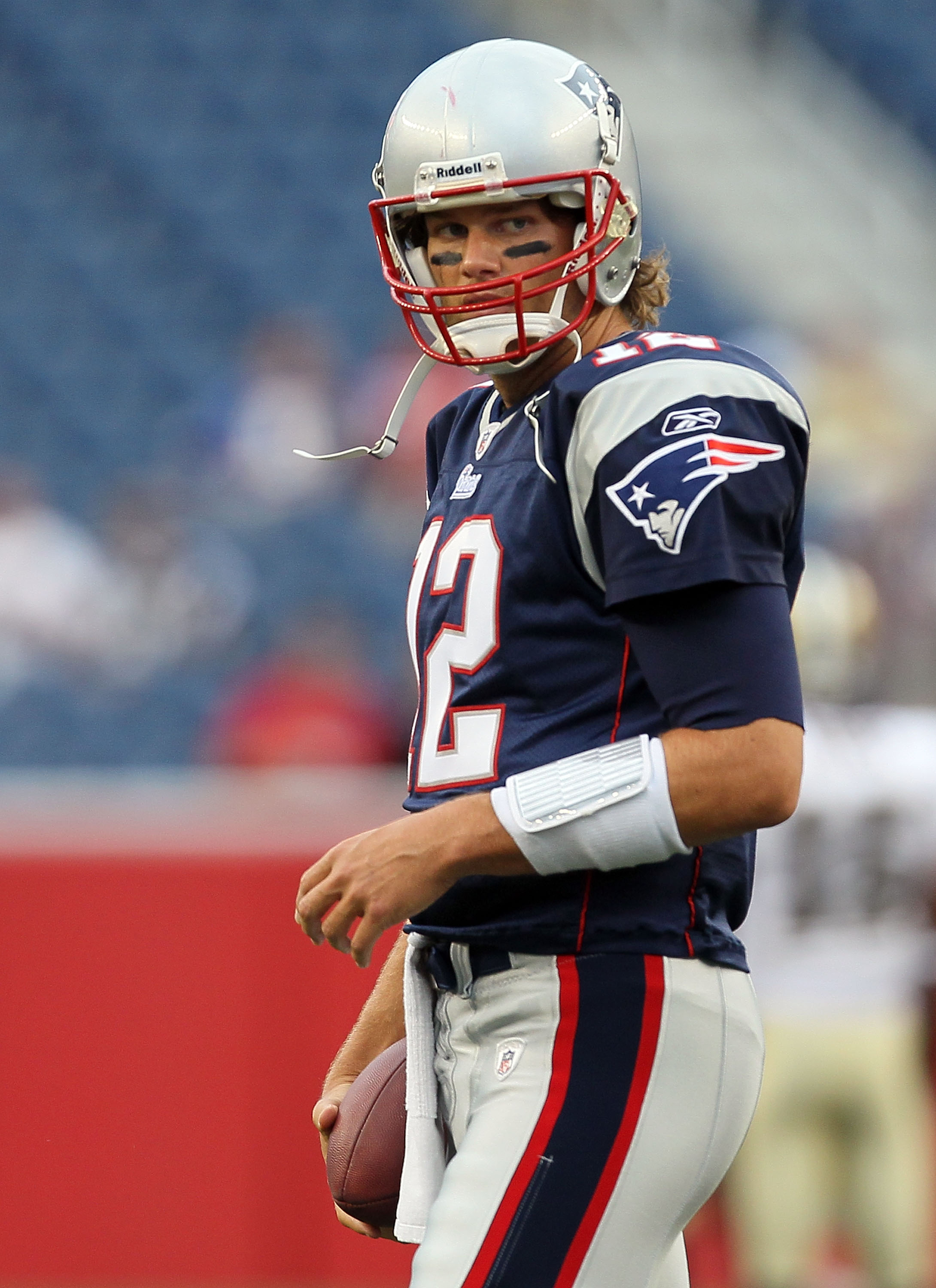 See the bodysuit Tom Brady wears under his uniform during frigid games