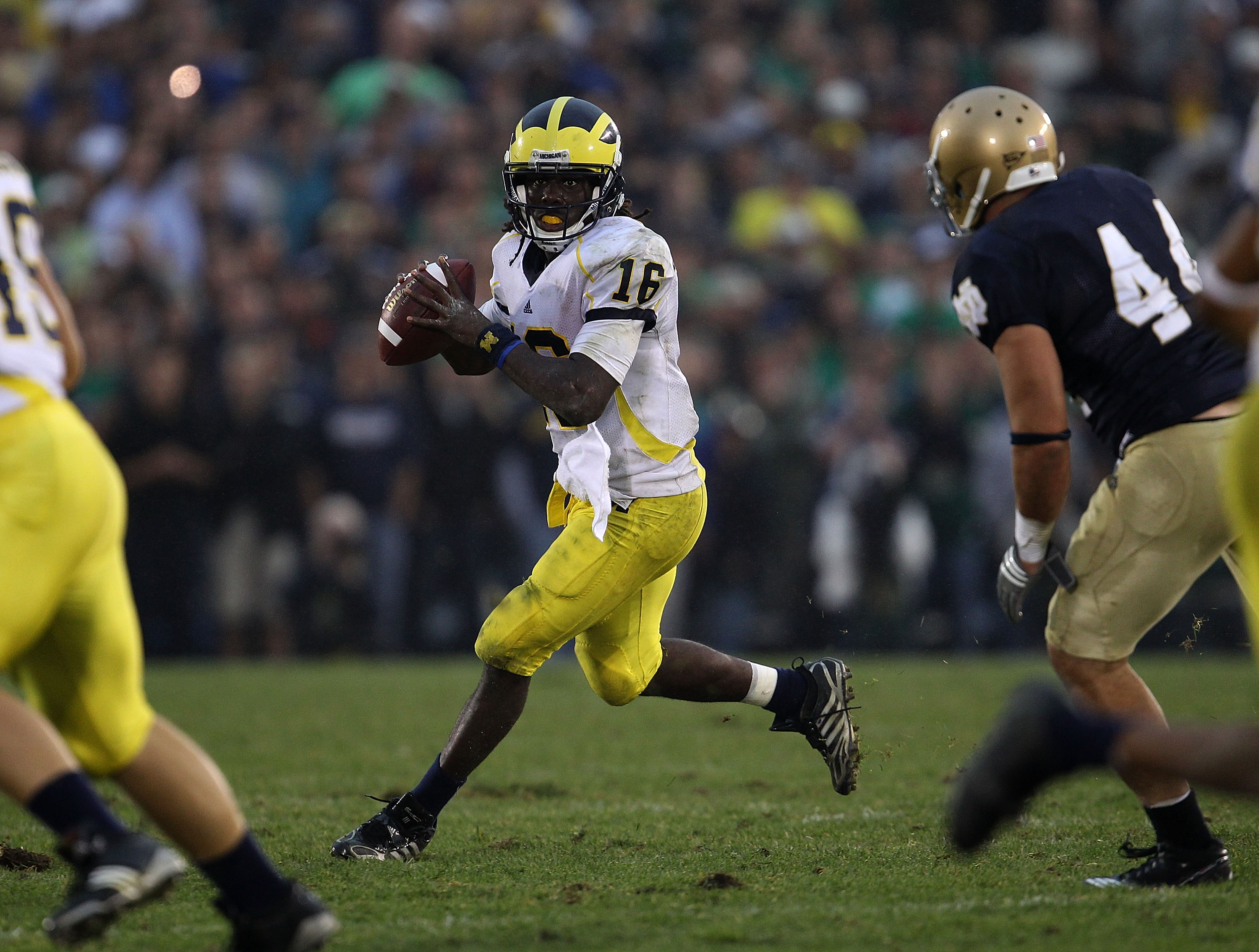 Michigan Wolverines Football 8 Reasons Denard Robinson Is The Next Tim Tebow News Scores 4461