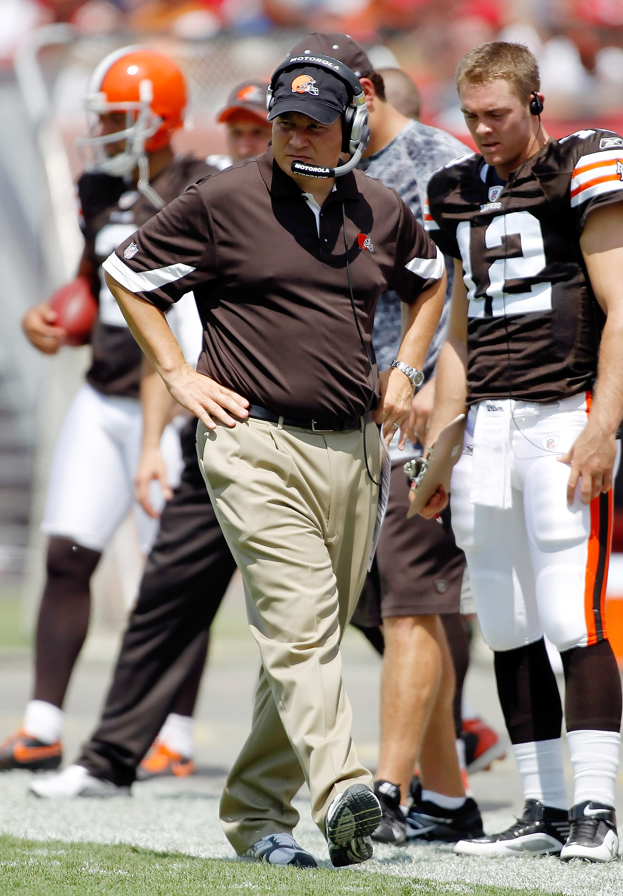 Cleveland Browns quarterback Jake Delhomme keeping it real while games are  fake 