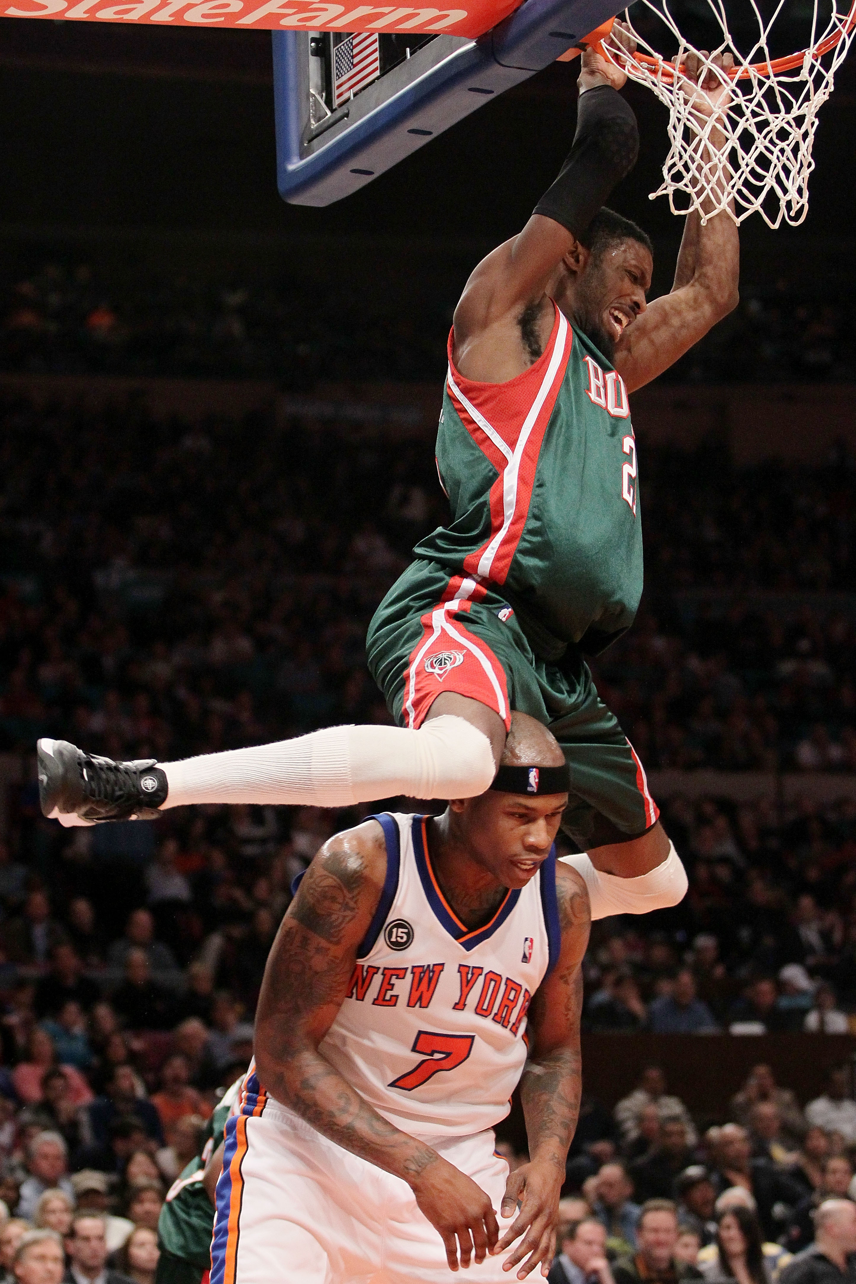 You Got Dunked On: 2010-2011 NBA Regular Season: Lebron James Alley-Oop  Dunk vs Knicks