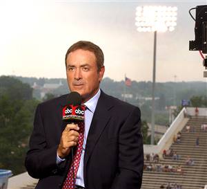 Monday Night Football: 10 Announcers We'd Rather See