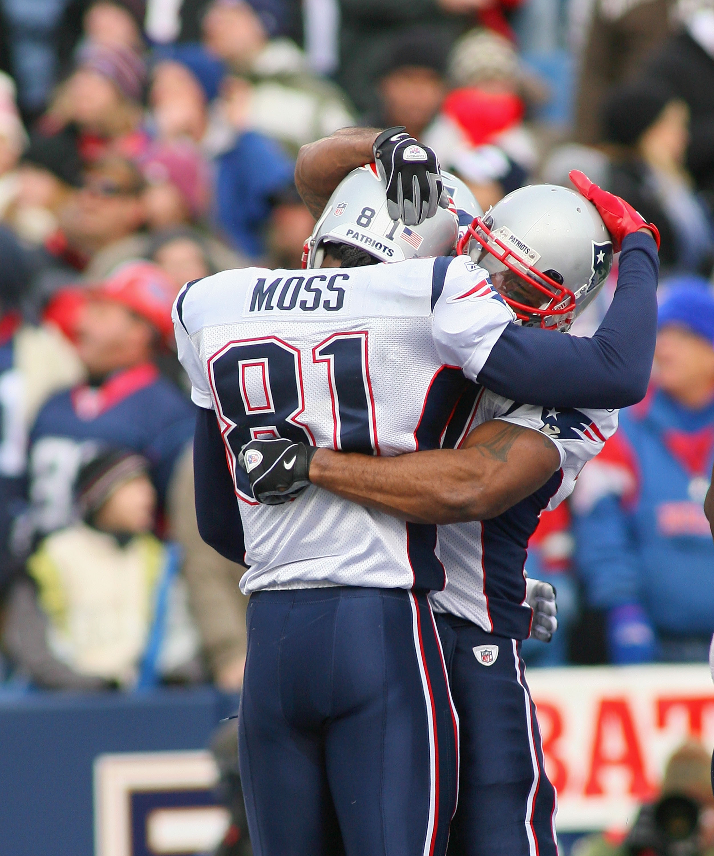 Photo: New York Jets Darrelle Revis watches New England Patriots Randy Moss  make a one handed 34 yard touchdown catch at New Meadowlands Stadium in New  Jersey - NYP20100919103 