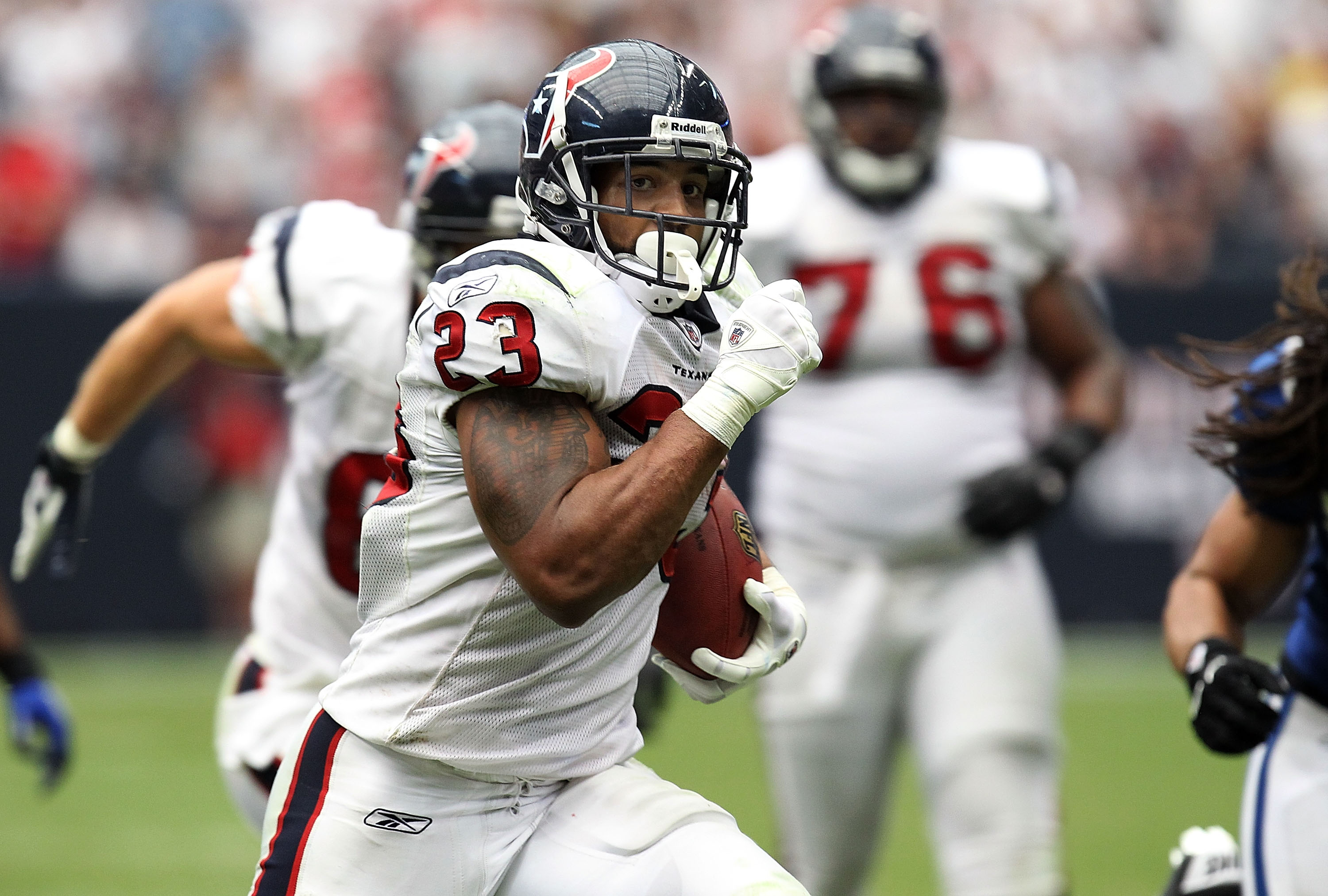 Houston Texans running back Arian Foster (23) runs against the