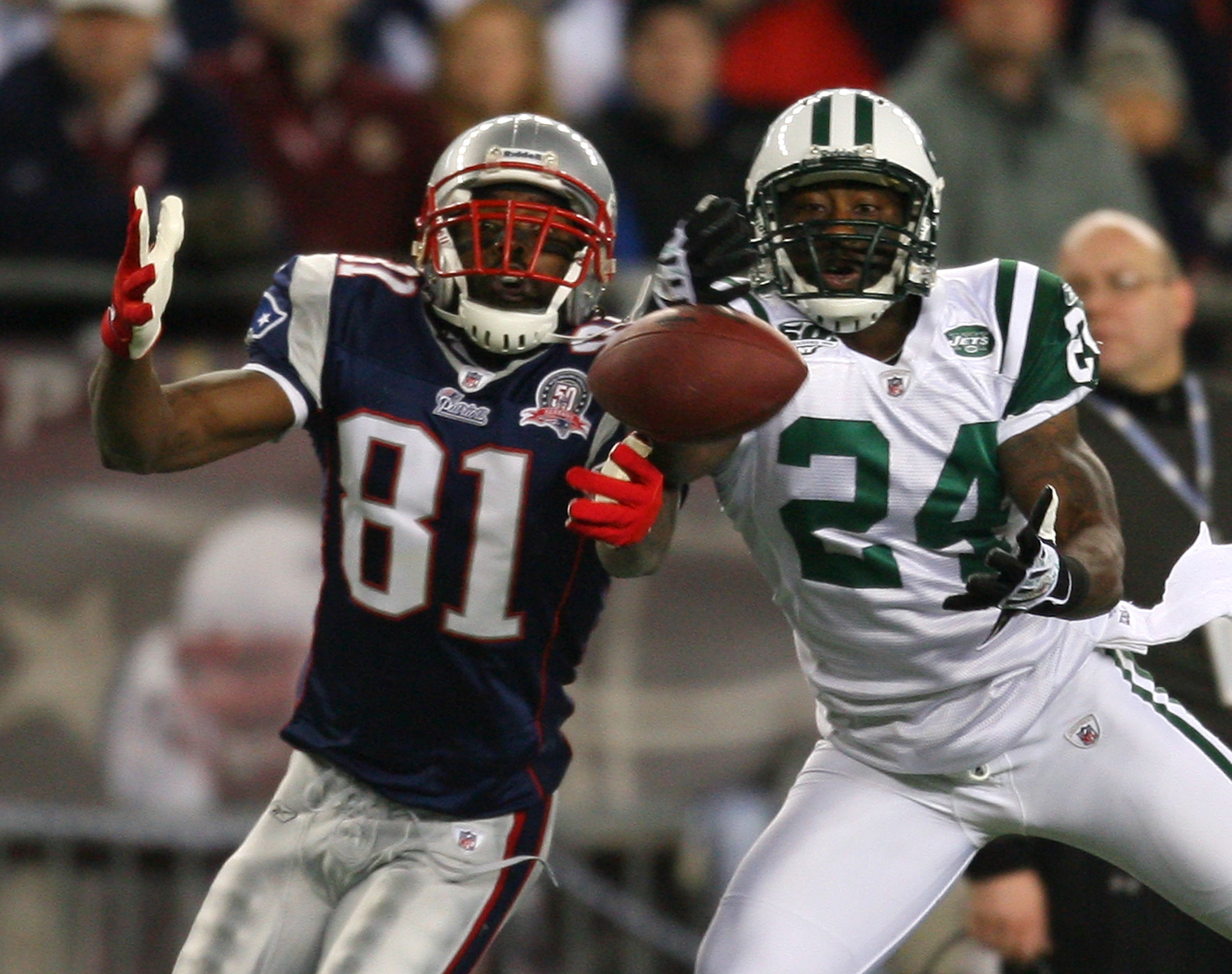 Darrelle Revis Vs. Randy Moss How Do They Match Up In The Jets