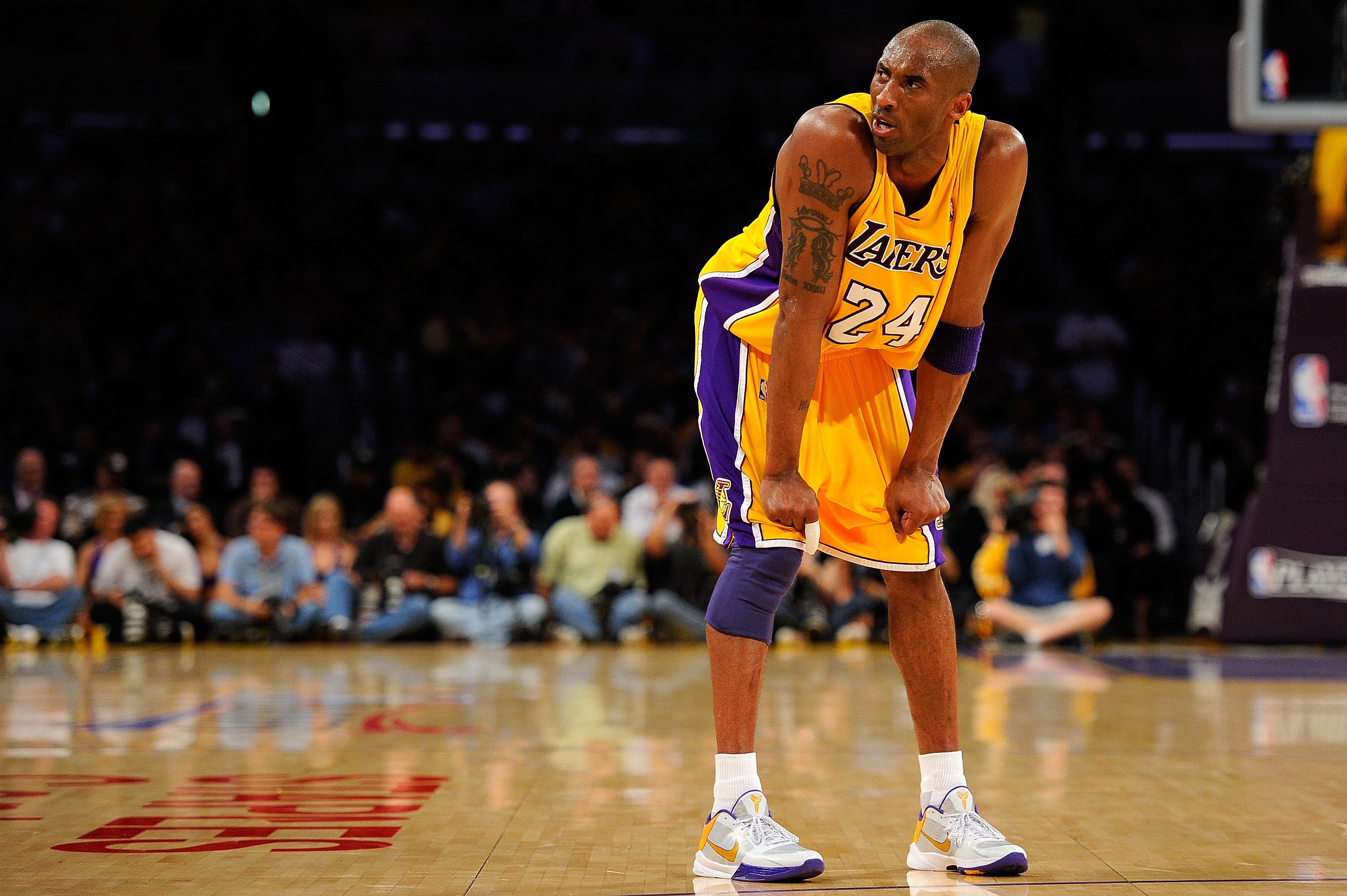 This Day In Lakers History: Kobe Bryant Buzzer-Beater Over Dwyane Wade