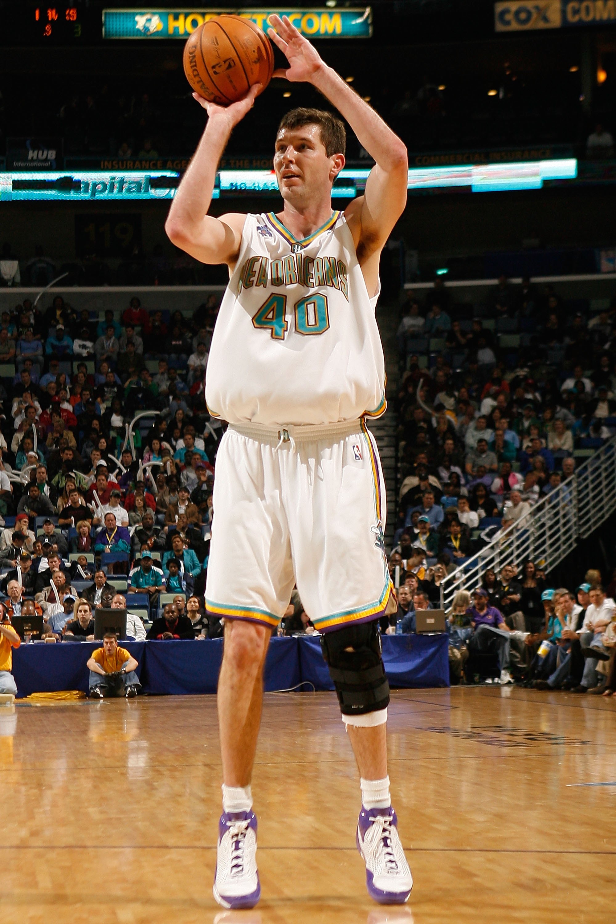 NEW ORLEANS - MARCH 05: Ryan Bowen #40 of the New Orleans Hornets makes a shot against the Atlanta Hawks on March 5, 2008 at the New Orleans Arena in New Orleans, Louisiana. NOTE TO USER: User expressly acknowledges and agrees that, by downloading and/o