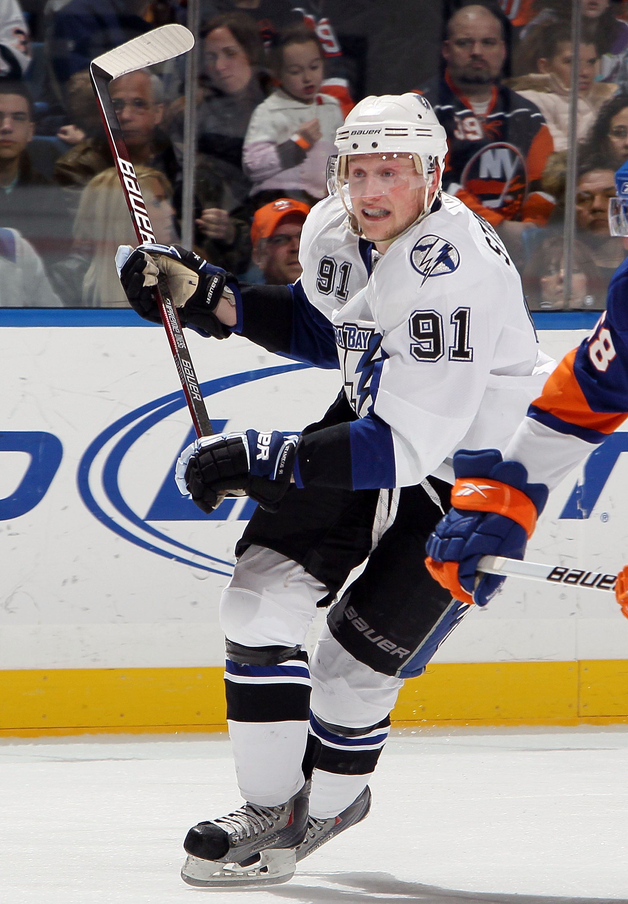 UNIONDALE, NY - FEBRUARY 13:  Steven Stamkos #91 of the Tampa Bay Lightning skates against the New York Islanders on February 13, 2010 at Nassau Coliseum in Uniondale, New York. The Isles defeated the Lightning 5-4.  (Photo by Jim McIsaac/Getty Images)