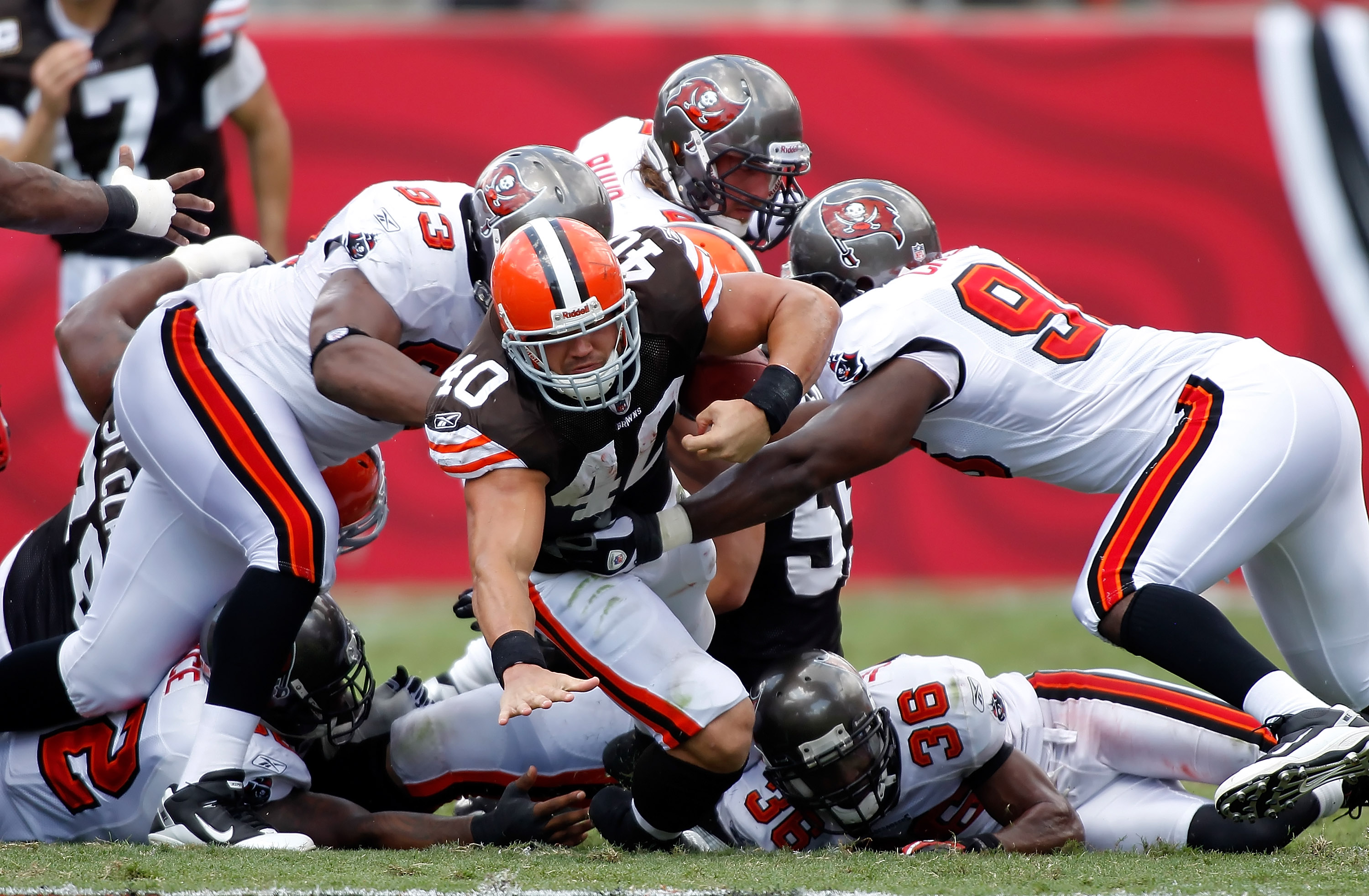 Jim Donovan talks with fan favorite Peyton Hillis