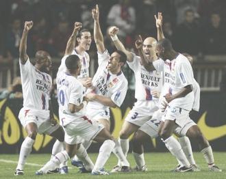 Lyon players celebrating