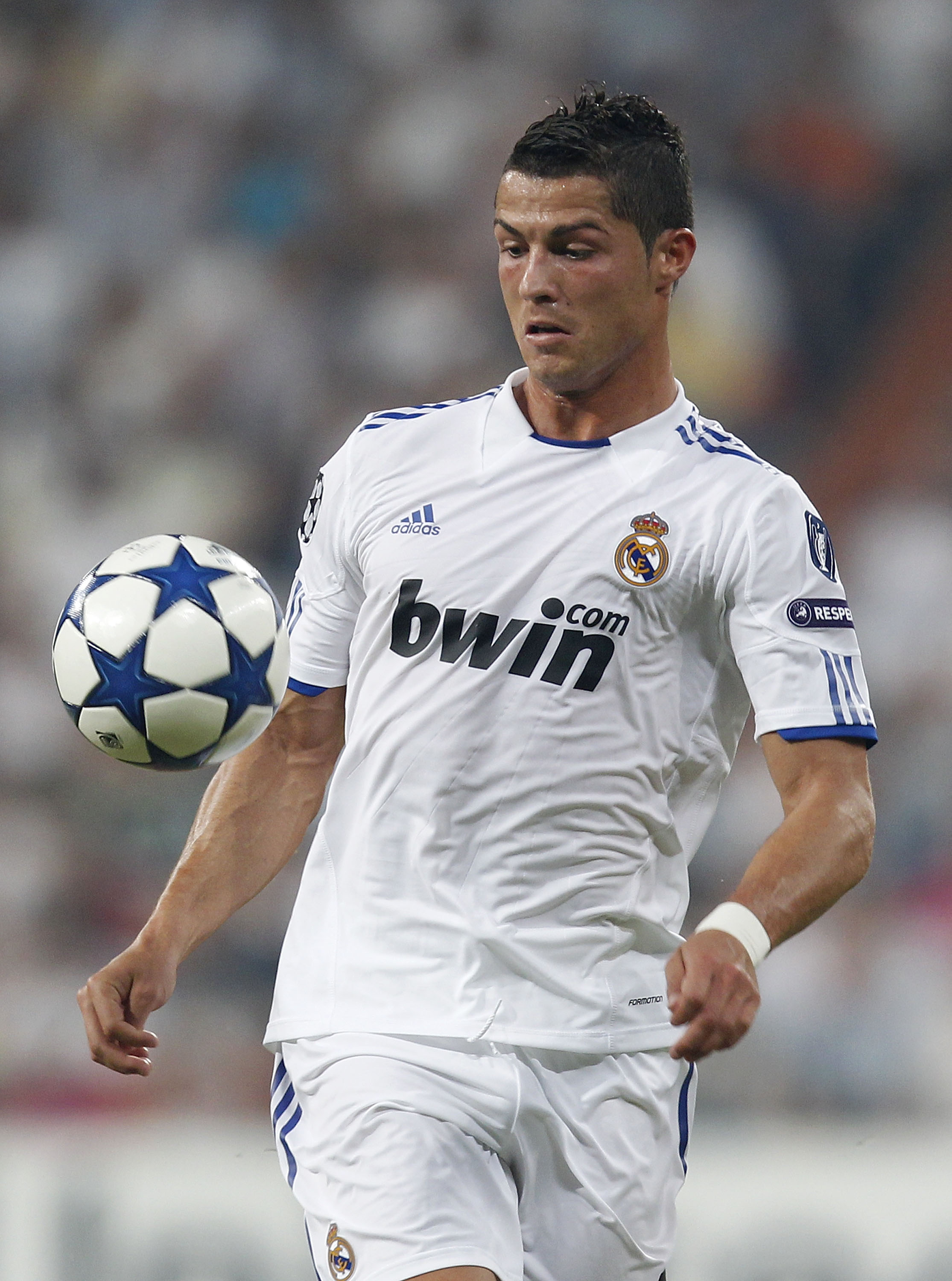 MADRID, SPAIN - SEPTEMBER 15: Cristiano Ronaldo of Real Madrid in action during the UEFA Champions League group G match between Real Madrid and AFC Ajax at Estadio Santiago Bernabeu on September 15, 2010 in Madrid, Spain. (Photo by Angel Martinez/Getty Im